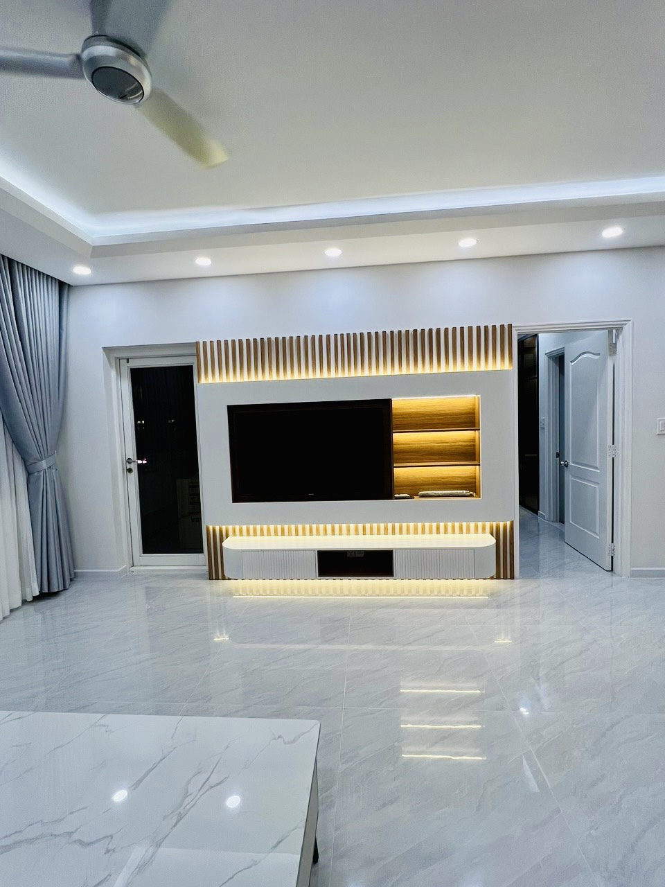 Cho thuê căn hộ Cảnh Viên 2 Phú Mỹ Hưng, Quận 7 nhà mới đẹp có 3 phòng ngủ 4