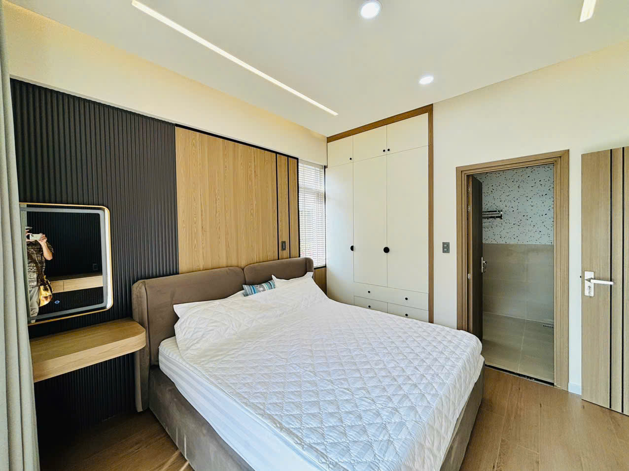 Bán hoặc cho thuê căn hộ Cảnh Viên 3 Phú Mỹ Hưng, Quận 7 nhà mới có 3 phòng ngủ, ô đậu xe ô tô – 117 11