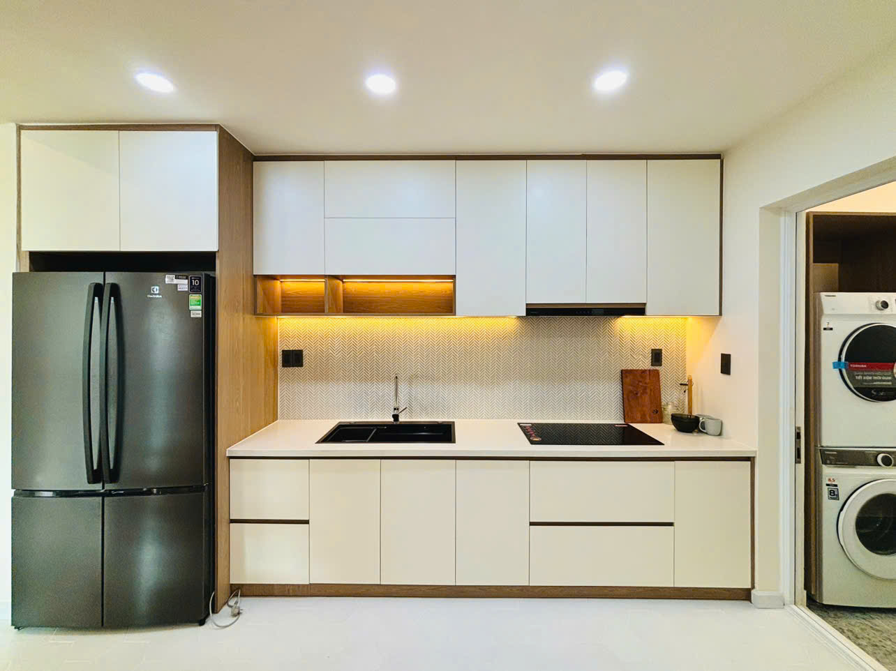 Bán hoặc cho thuê căn hộ Cảnh Viên 3 Phú Mỹ Hưng, Quận 7 nhà mới có 3 phòng ngủ, ô đậu xe ô tô – 117 3