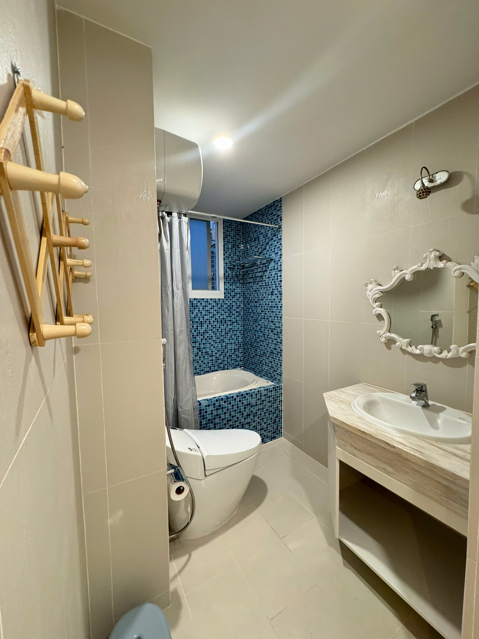Cho thuê căn hộ Cảnh Viên 3, Phú Mỹ Hưng, Quận 7 căn góc có 2 phòng ngủ, view công viên 8
