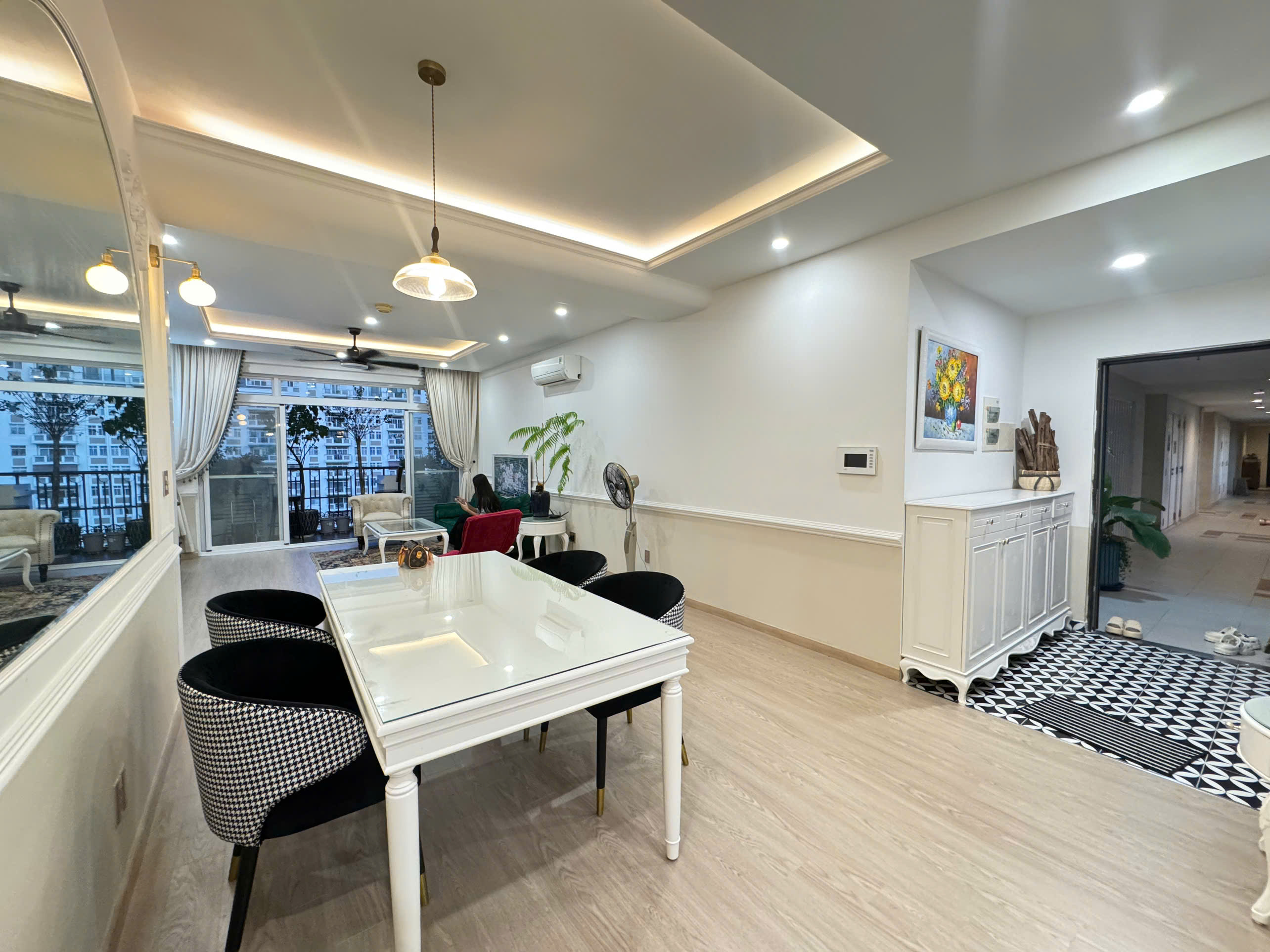 Cho thuê căn hộ Cảnh Viên 3, Phú Mỹ Hưng, Quận 7 căn góc có 2 phòng ngủ, view công viên 5