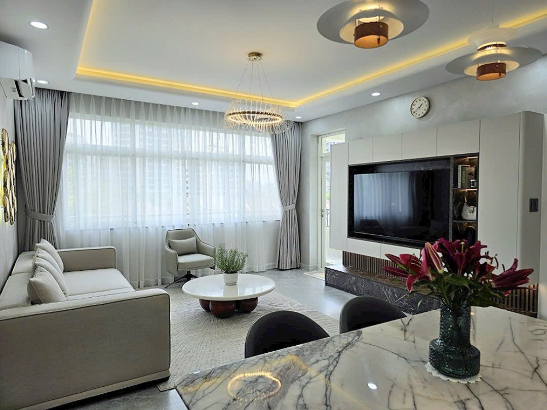 Cho thuê căn hộ Cảnh Viên Phú Mỹ Hưng, Quận 7 có 3 phòng ngủ, bếp mở, ban công rộng 4