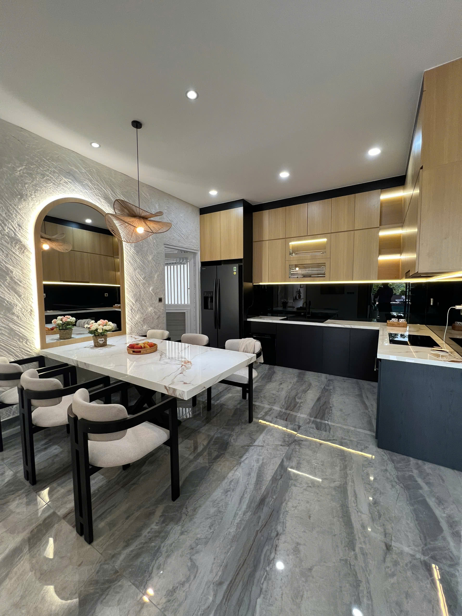Bán căn hộ cao cấp Garden Court 1 Phú Mỹ Hưng, Quận 7 có 3 phòng ngủ, 2 sân vườn trước và sau 13