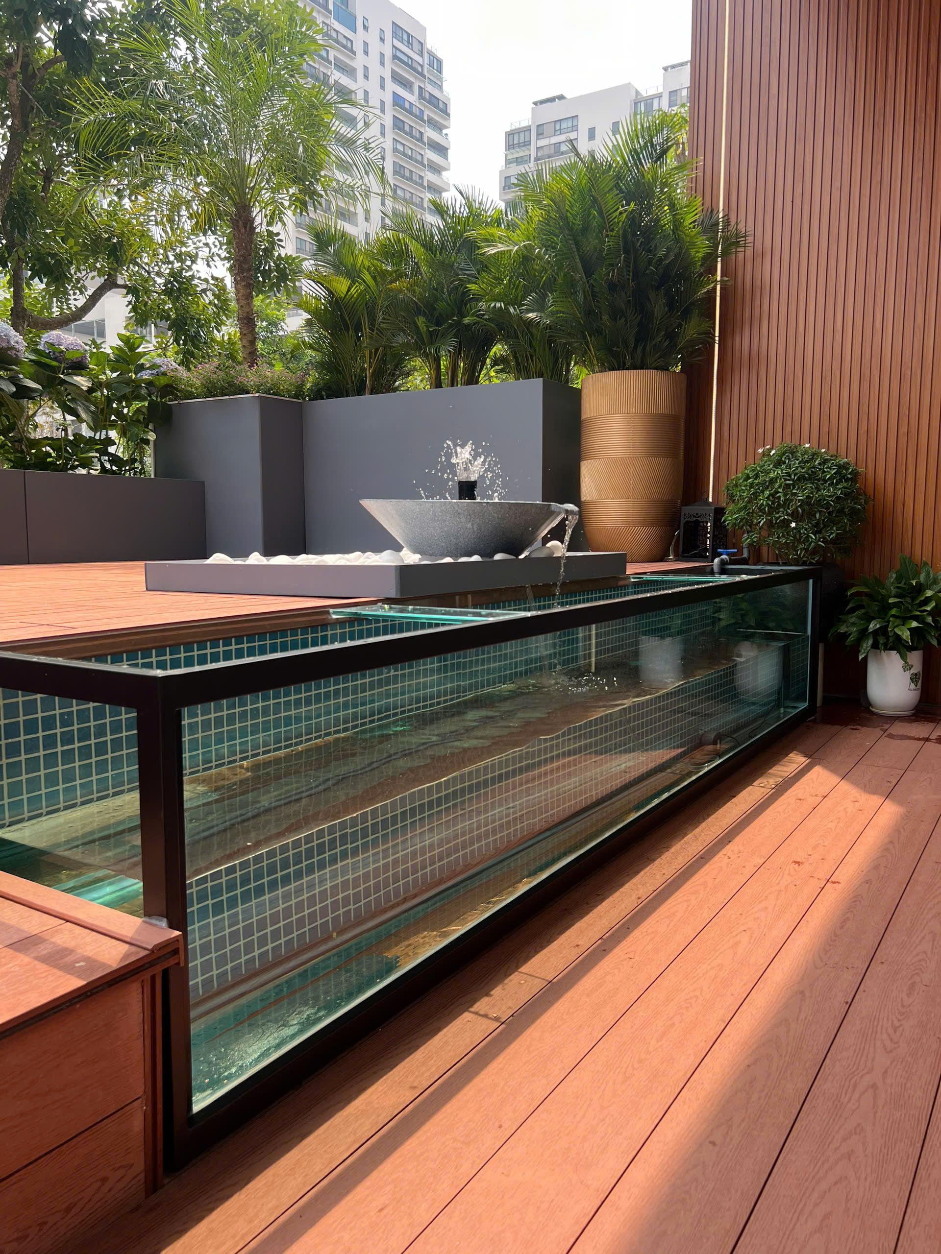 Bán căn hộ cao cấp Garden Court 1 Phú Mỹ Hưng, Quận 7 có 3 phòng ngủ, 2 sân vườn trước và sau 12