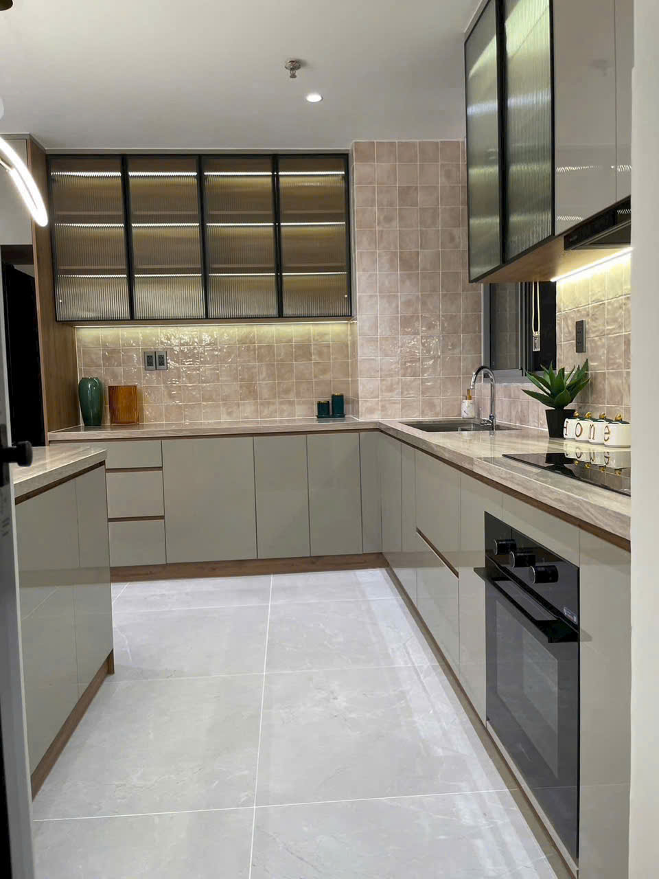 Cho thuê căn hộ cao cấp Green Valley Phú Mỹ Hưng, Quận 7 căn góc có 3 phòng ngủ bếp mở thoáng –120m2 2