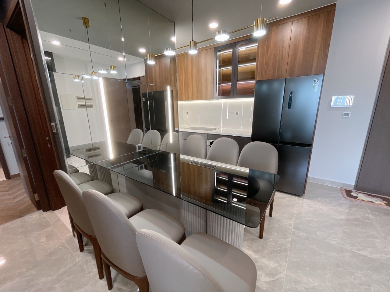 Midtown luxury apartment for rent in Phu My Hung, District 7 with 2 bedrooms with park view 2