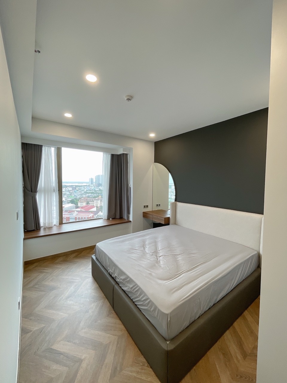 Midtown luxury apartment for rent in Phu My Hung, District 7 with 2 bedrooms with park view 5