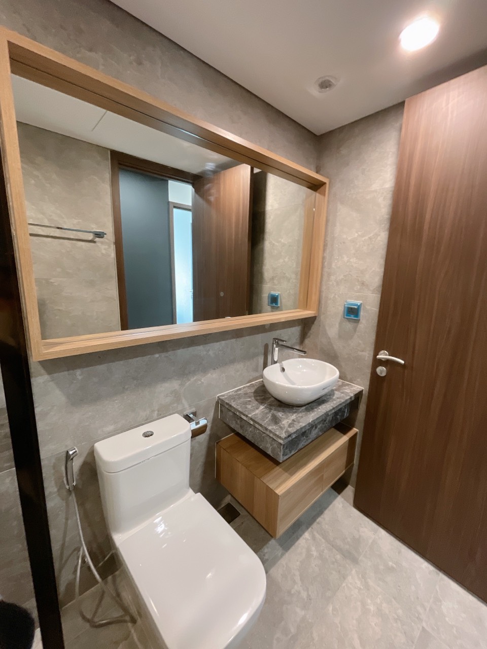 Midtown luxury apartment for rent in Phu My Hung, District 7 with 2 bedrooms with park view 10