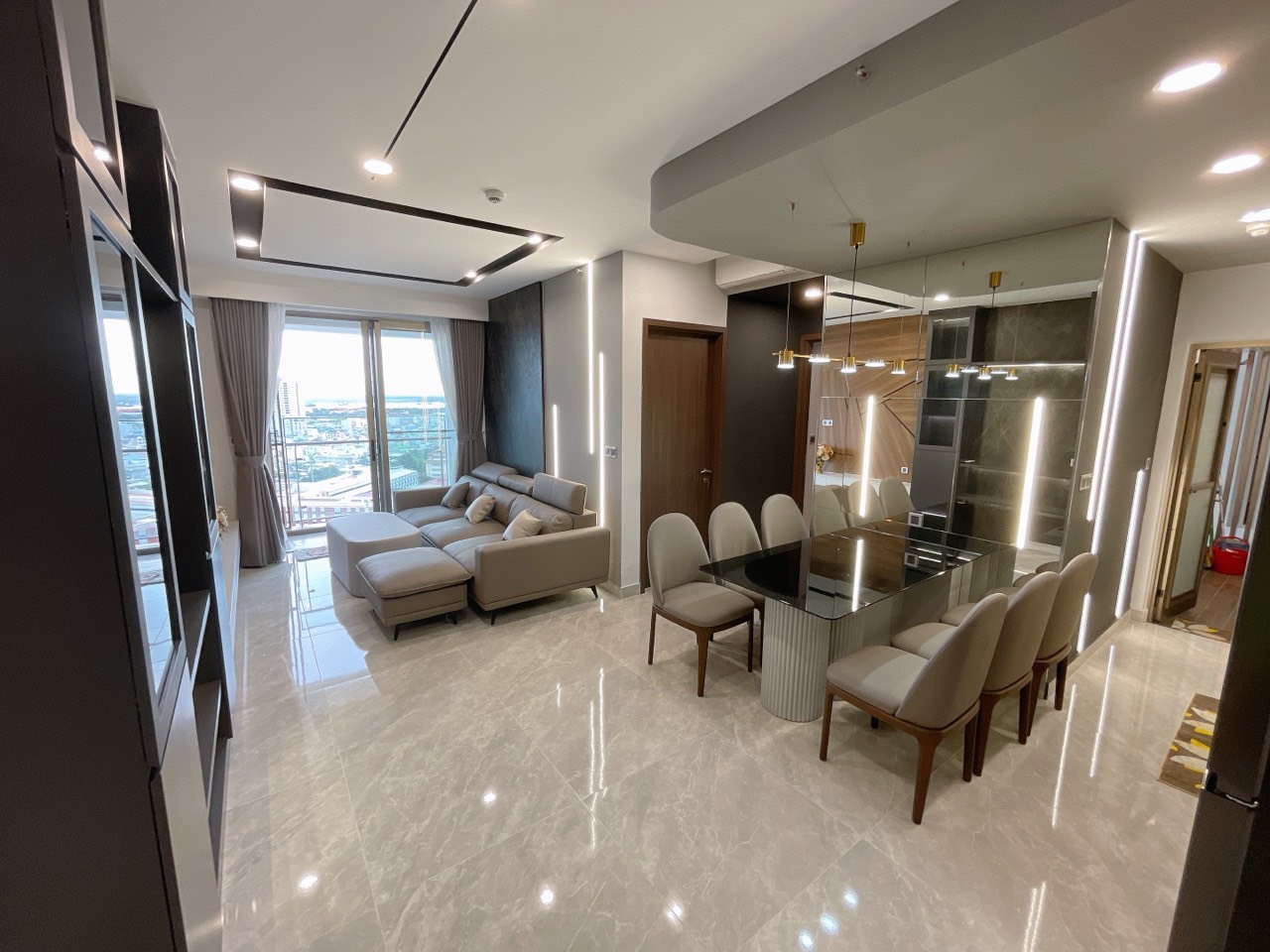 Midtown luxury apartment for rent in Phu My Hung, District 7 with 2 bedrooms with park view 1