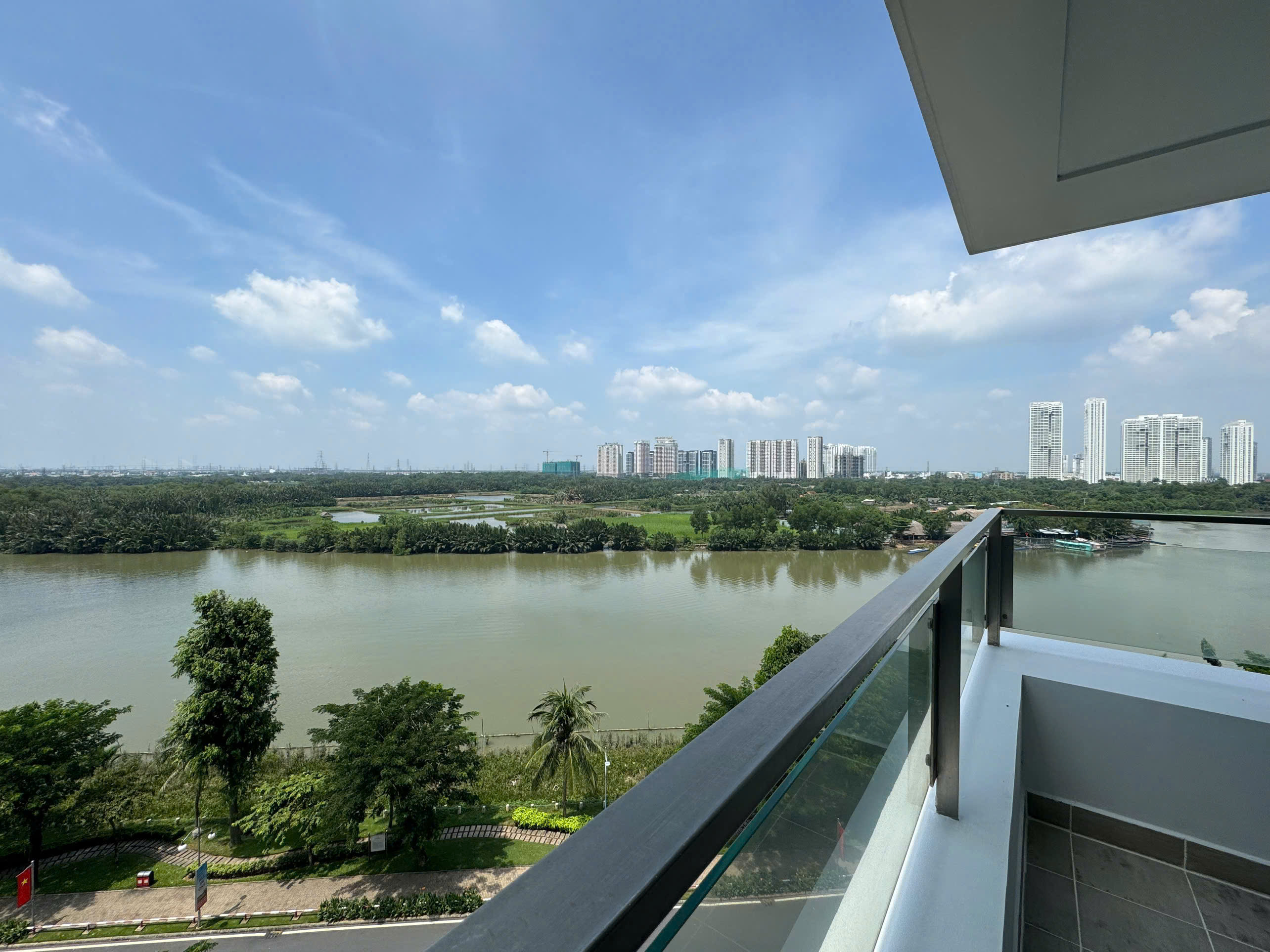 Bán căn hộ cao cấp Panorama Phú Mỹ Hưng, Quận 7 thiết kế 3 phòng ngủ, có ô đậu xe, view sông – 164m2 3