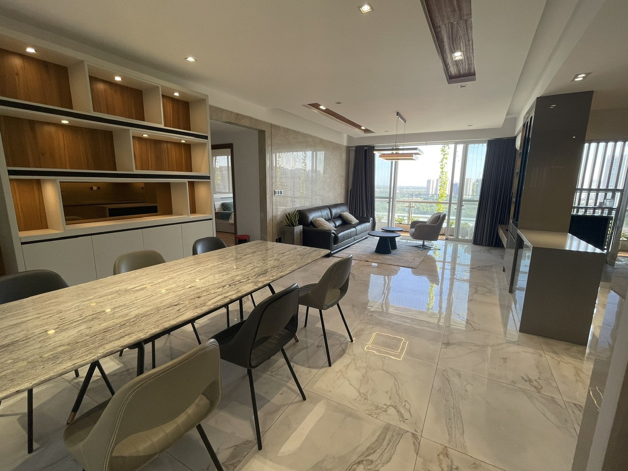 Cho thuê căn hộ cao cấp RiverPark Phú Mỹ Hưng Quận 7 có 3 phòng ngủ lầu cao view sông