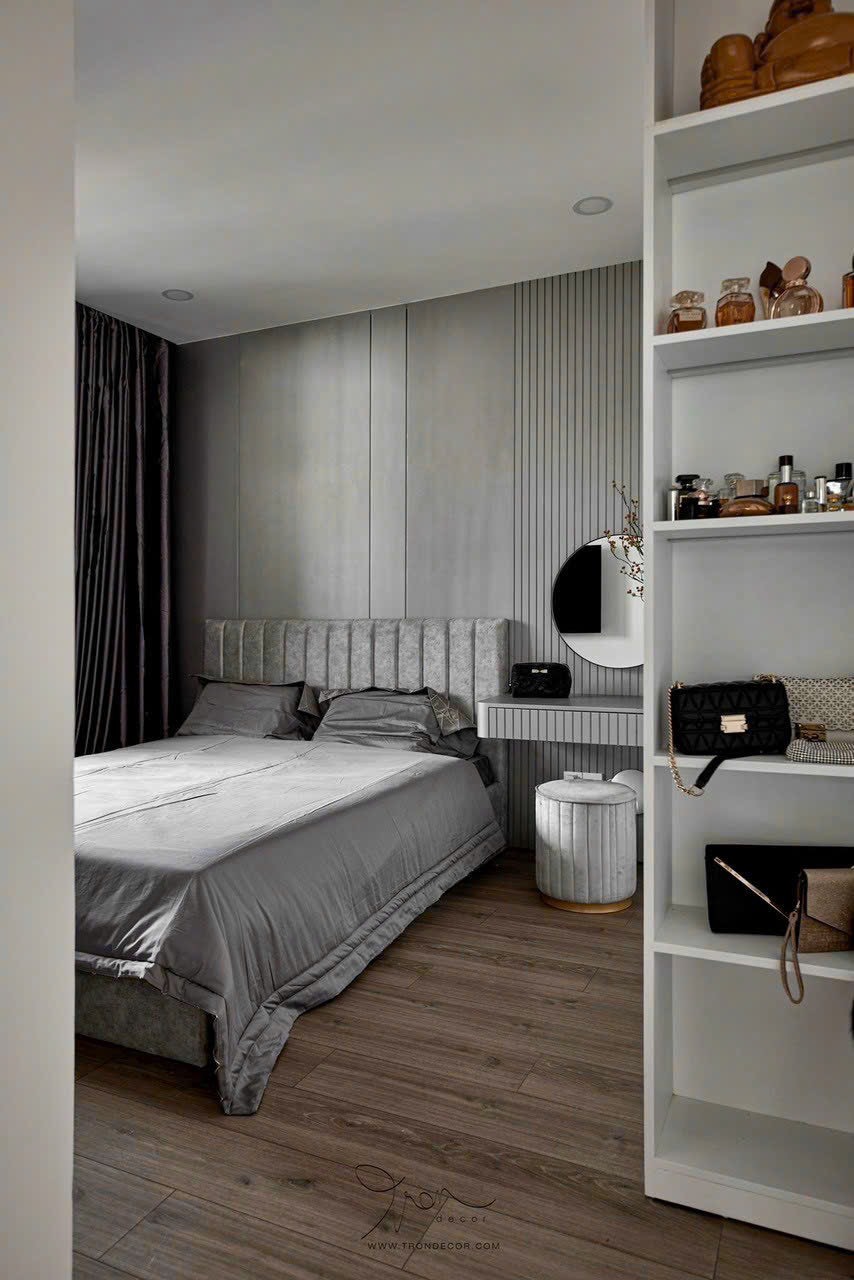 Riverpark Premier Phu My Hung apartment for sale, District 7 has 3 bedrooms pool view 2