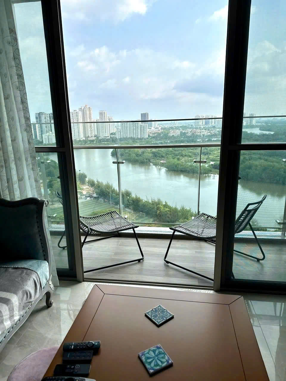 Cho thuê căn hộ cao cấp The Horizon Phú Mỹ Hưng, Quận 7 căn góc có 3 phòng ngủ, view sông 10