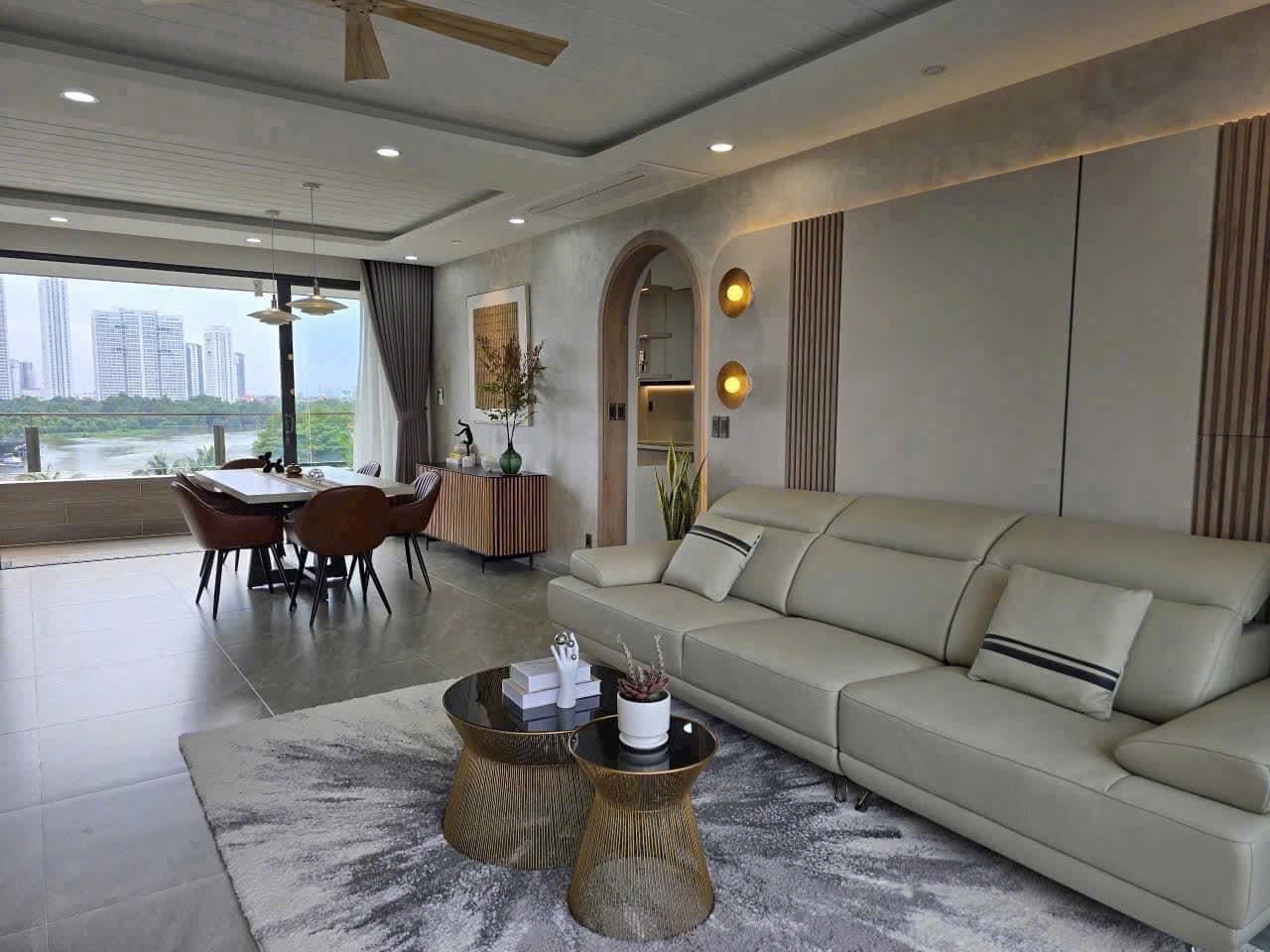 Bán căn hộ cao cấp The Panorama Phú Mỹ Hưng, Quận 7 có 3 phòng ngủ, hai ban công, view sông 4