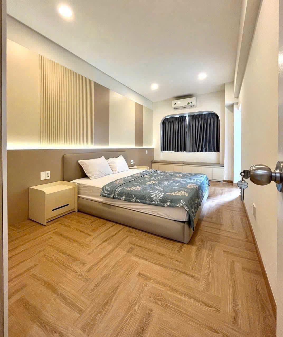 Bán căn hộ cao cấp The Panorama Phú Mỹ Hưng, Quận 7 có 3 phòng ngủ, hai ban công, view sông 3