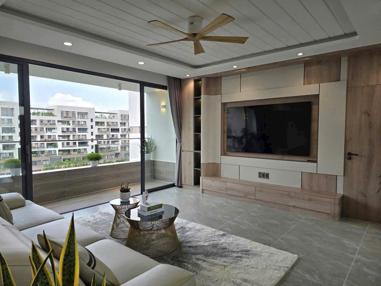 Bán căn hộ cao cấp The Panorama Phú Mỹ Hưng, Quận 7 có 3 phòng ngủ, hai ban công, view sông