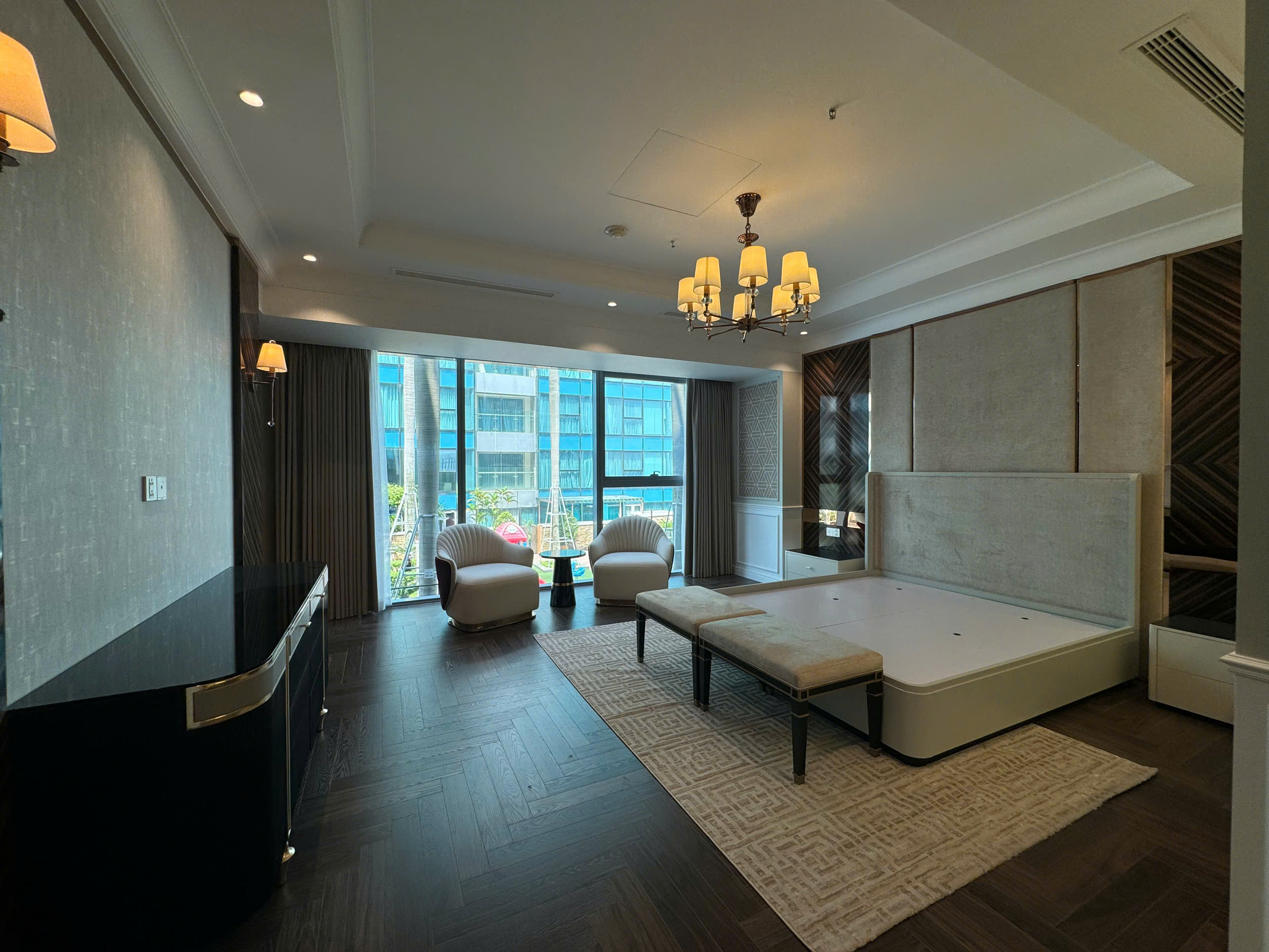 Bán hoặc cho thuê căn hộ cao cấp Vincom Center Quận 1 có 3 phòng ngủ, đầy đủ nội thất 17