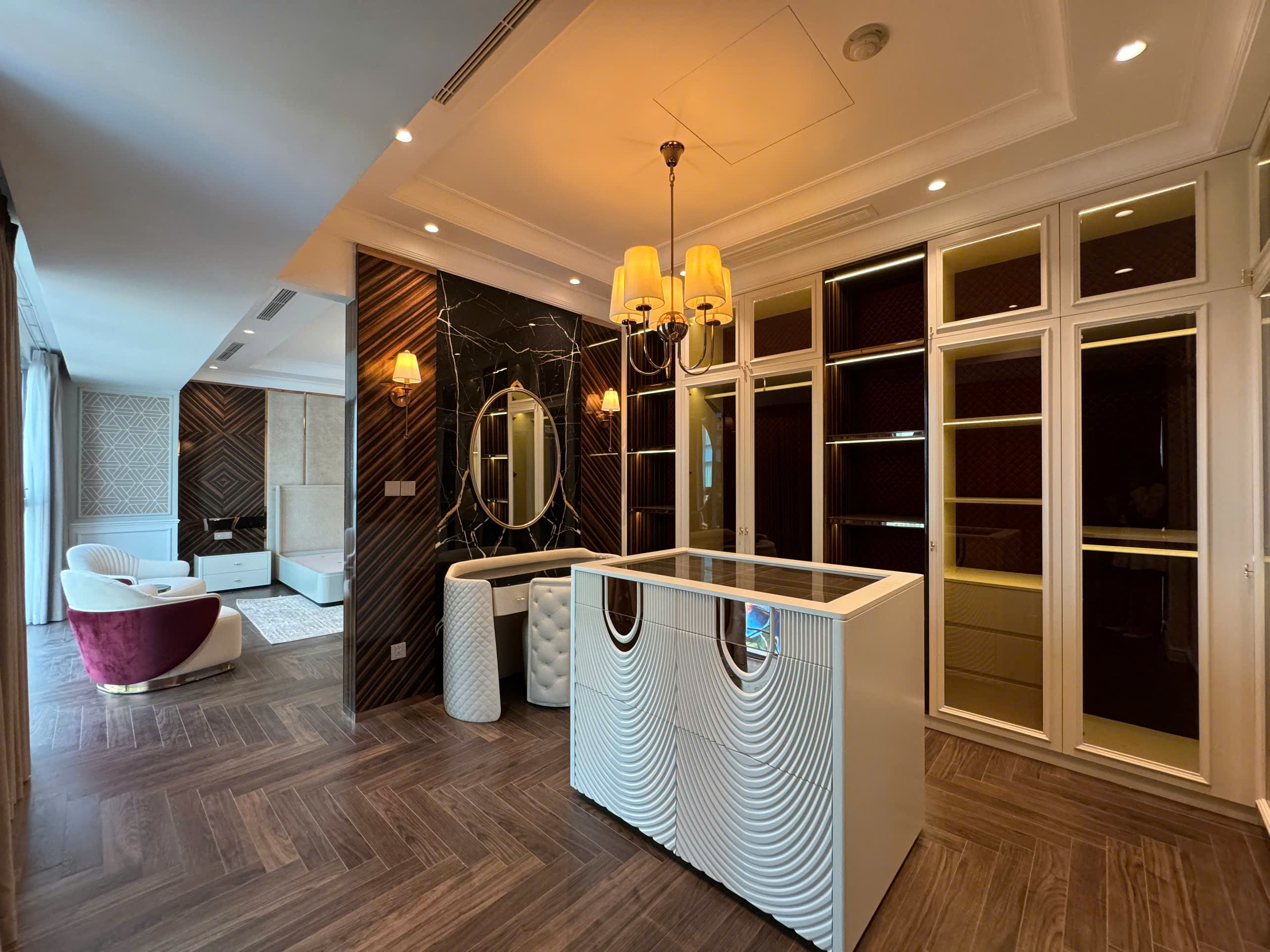 Bán hoặc cho thuê căn hộ cao cấp Vincom Center Quận 1 có 3 phòng ngủ, đầy đủ nội thất