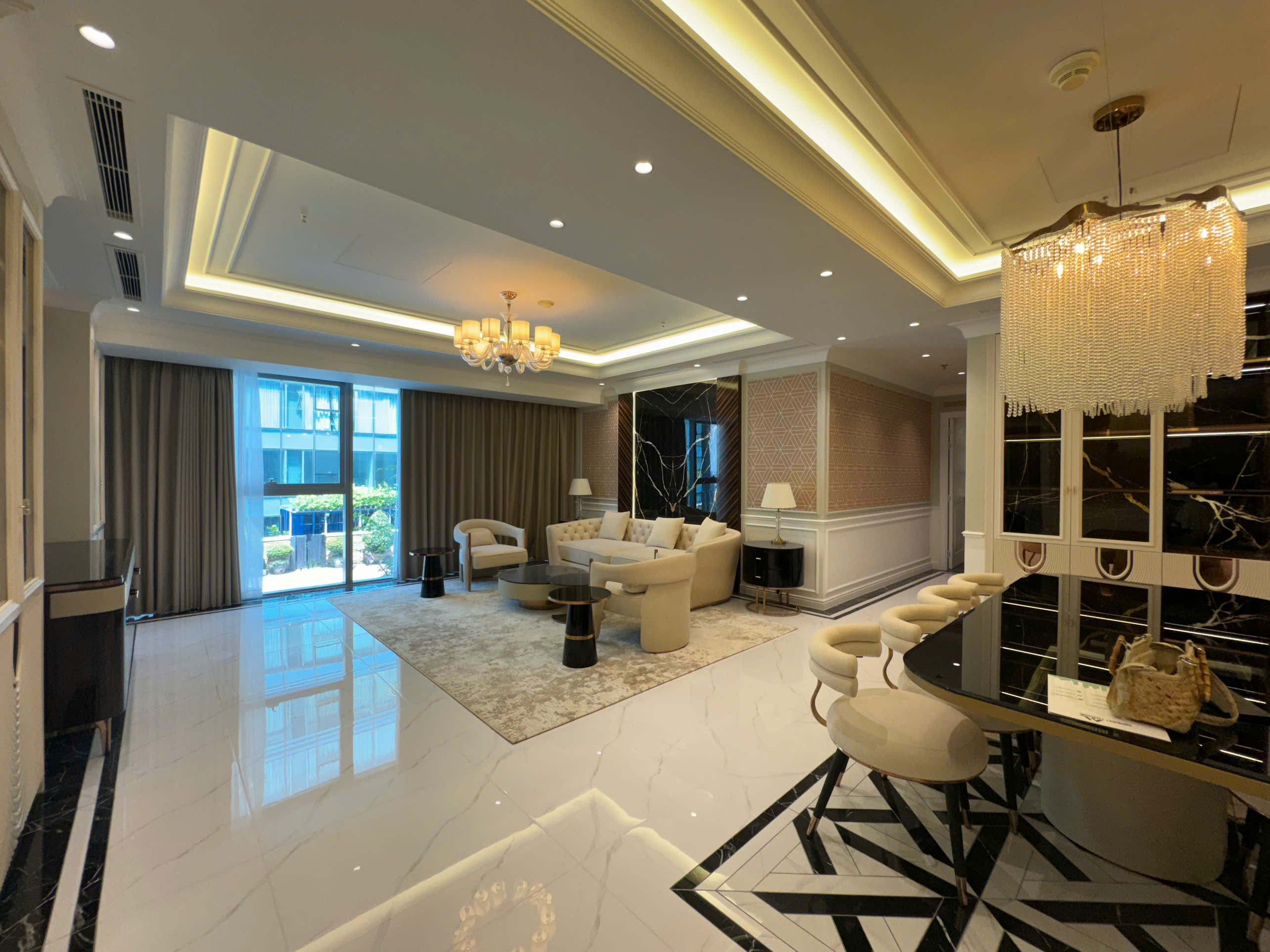 Bán hoặc cho thuê căn hộ cao cấp Vincom Center Quận 1 có 3 phòng ngủ, đầy đủ nội thất 4