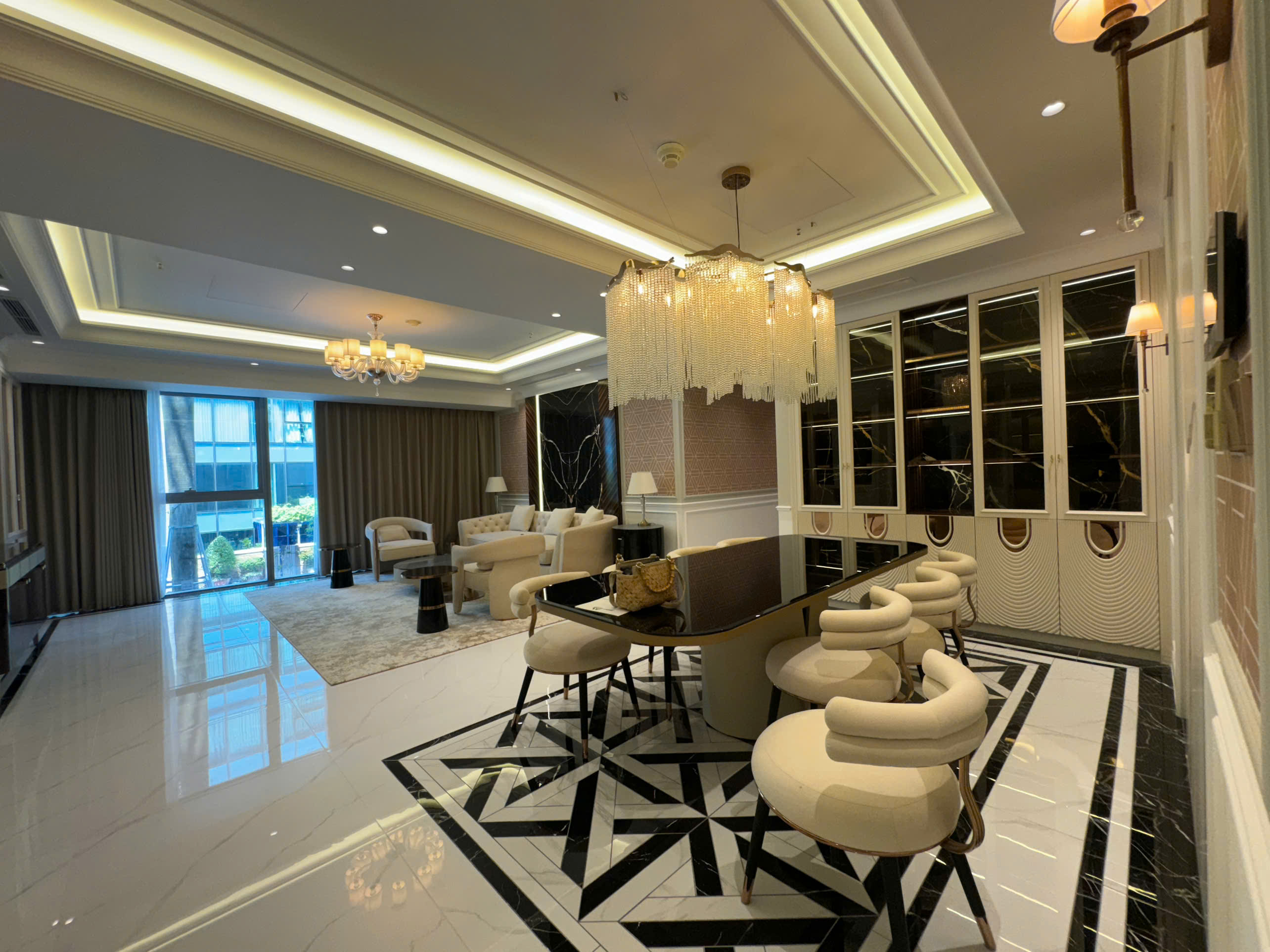 Bán hoặc cho thuê căn hộ cao cấp Vincom Center Quận 1 có 3 phòng ngủ, đầy đủ nội thất 14