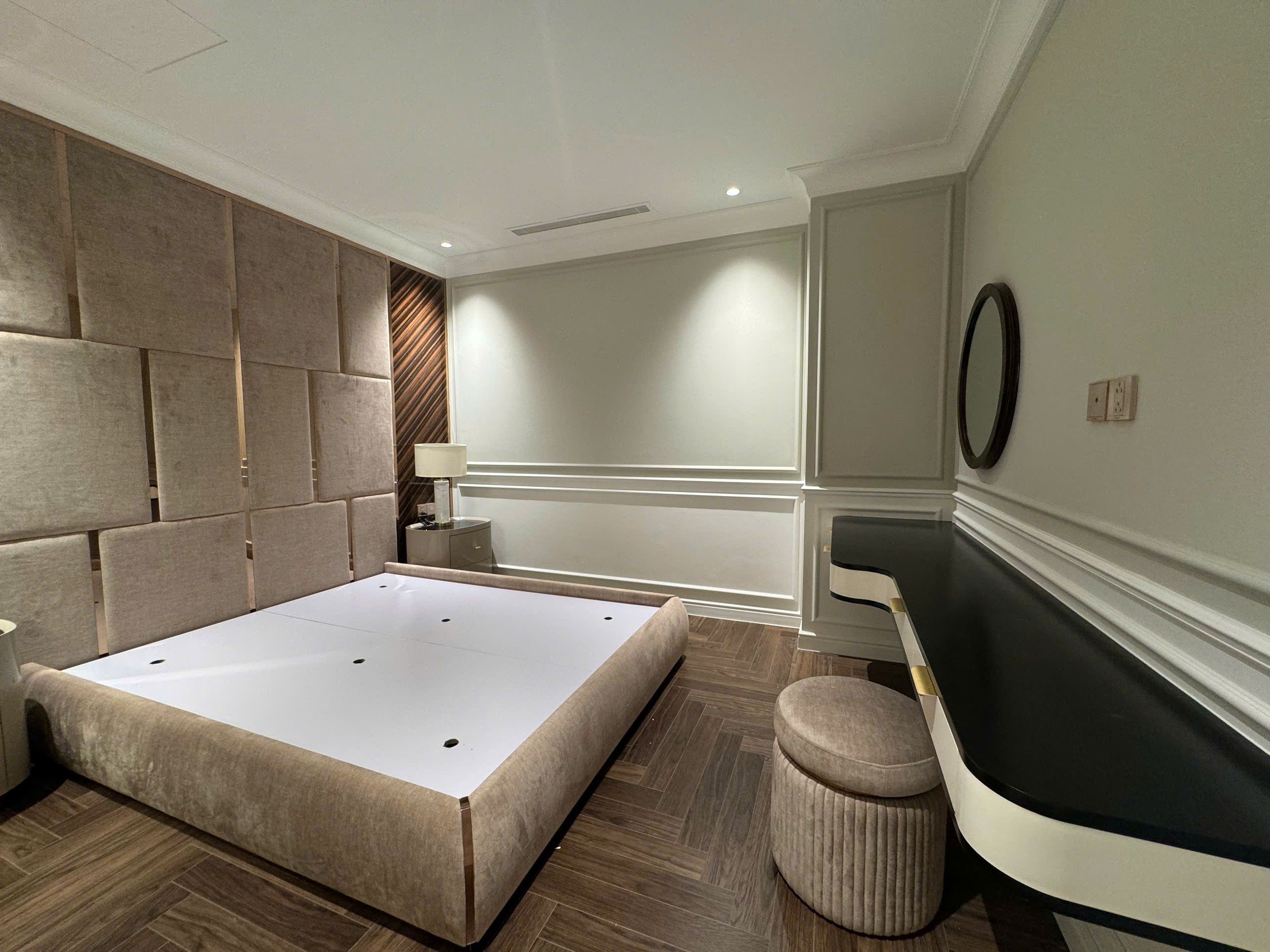 Bán hoặc cho thuê căn hộ cao cấp Vincom Center Quận 1 có 3 phòng ngủ, đầy đủ nội thất 12