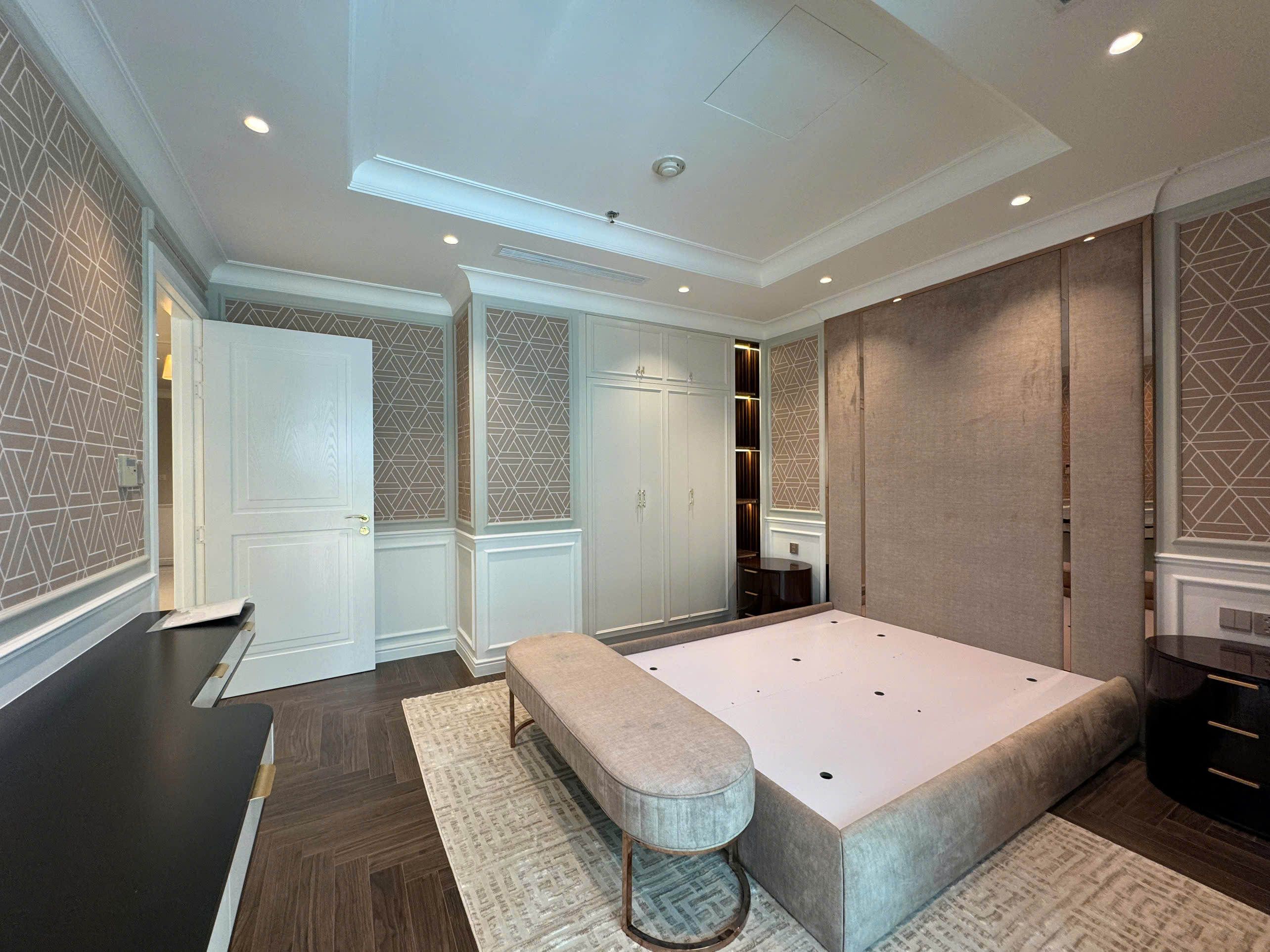 Bán hoặc cho thuê căn hộ cao cấp Vincom Center Quận 1 có 3 phòng ngủ, đầy đủ nội thất 9