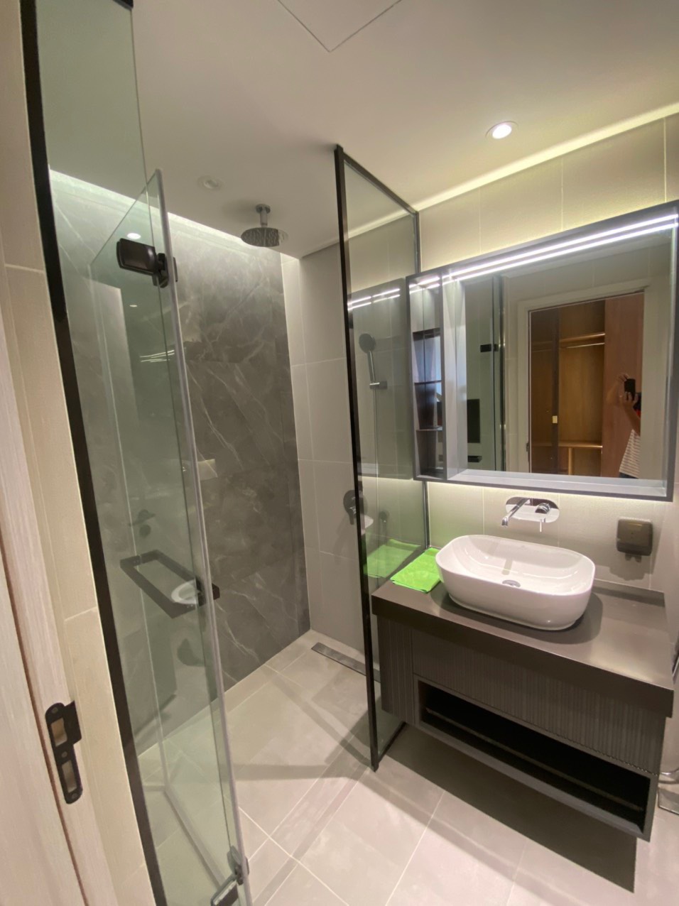 Cho thuê căn hộ Cardinal Court Phú Mỹ Hưng, Quận 7 có 2 phòng ngủ đầy đủ tiện nghi 1