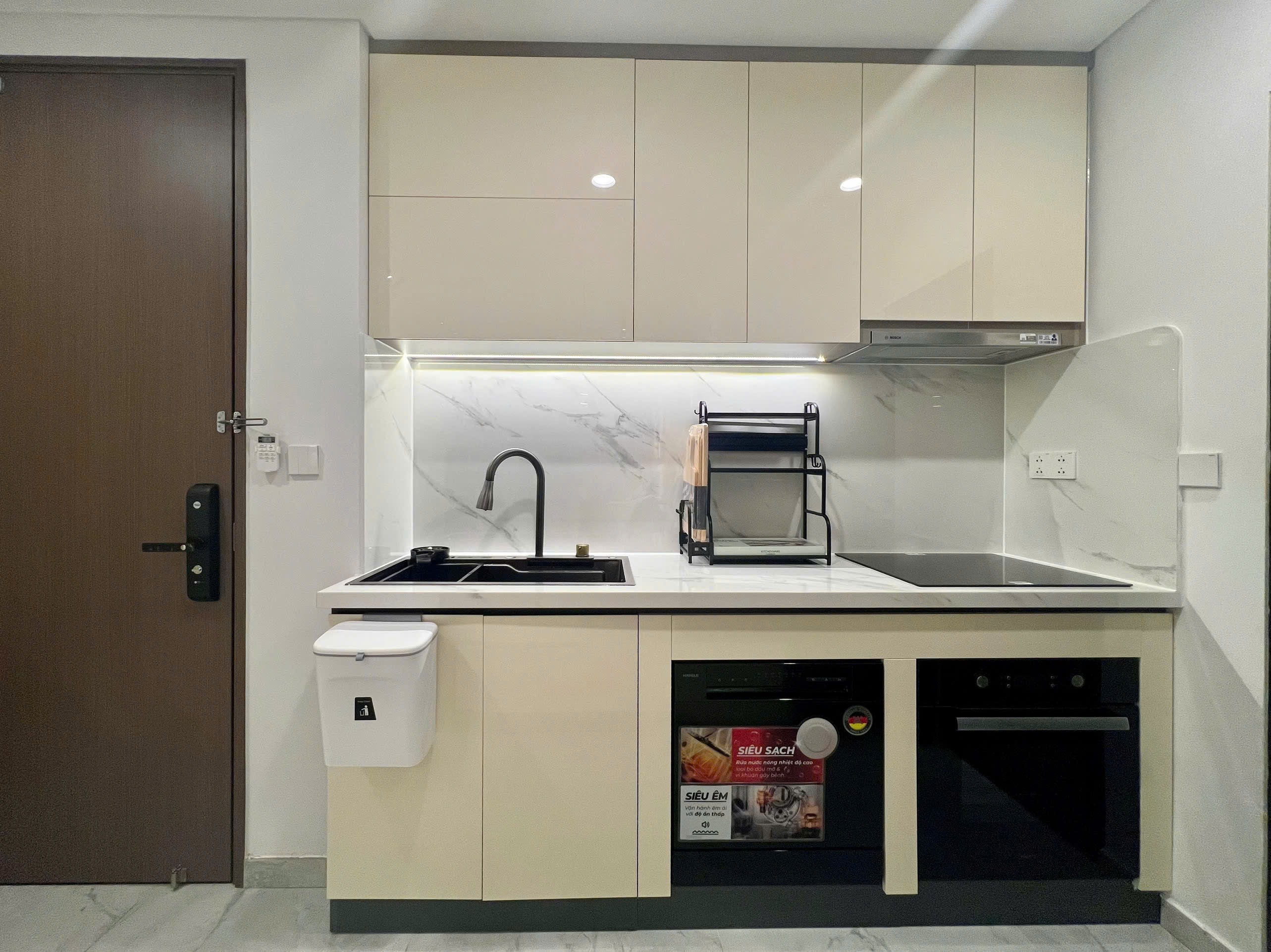 Cho thuê căn hộ Cardinal Court Phú Mỹ Hưng, Quận 7 thiết kế 2 phòng ngủ, đầy đủ nội thất – 76m2 5