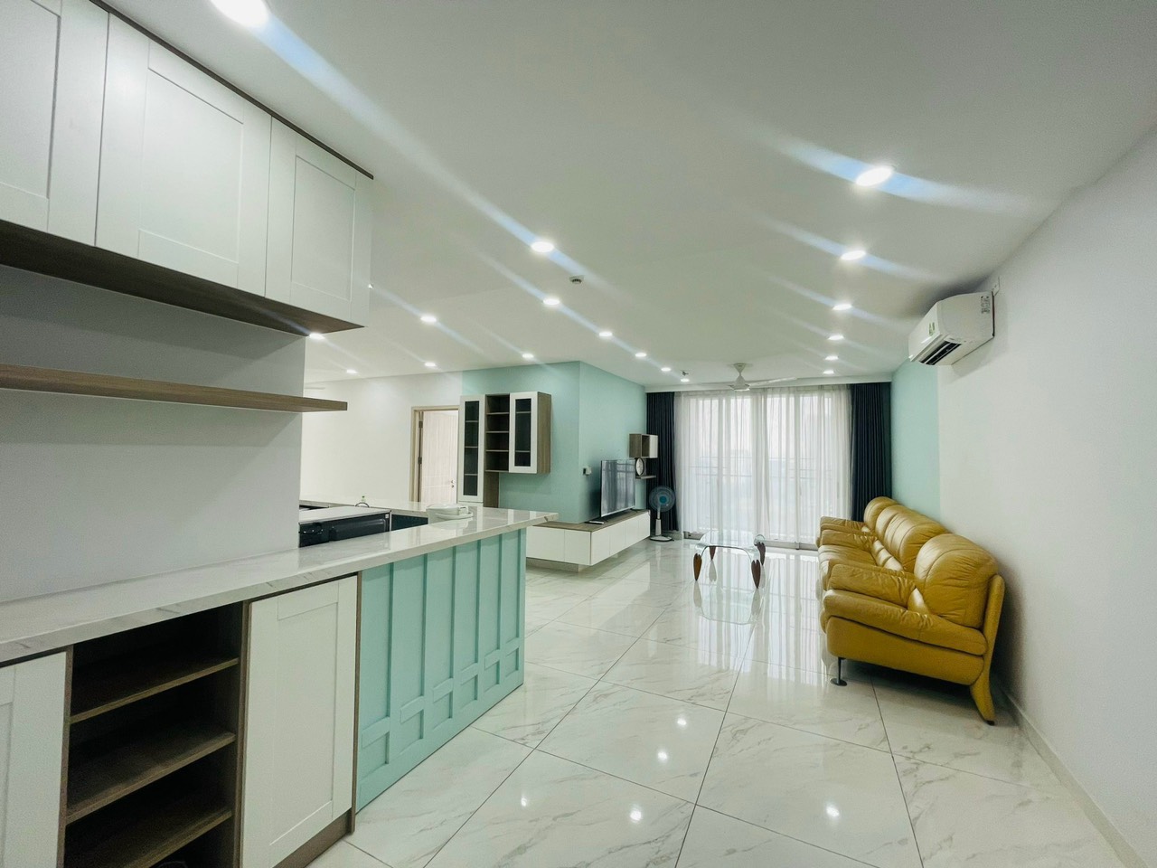 Apartment for rent Midtown in Phu My Hung, District 7 high floor with 3 bedrooms 2