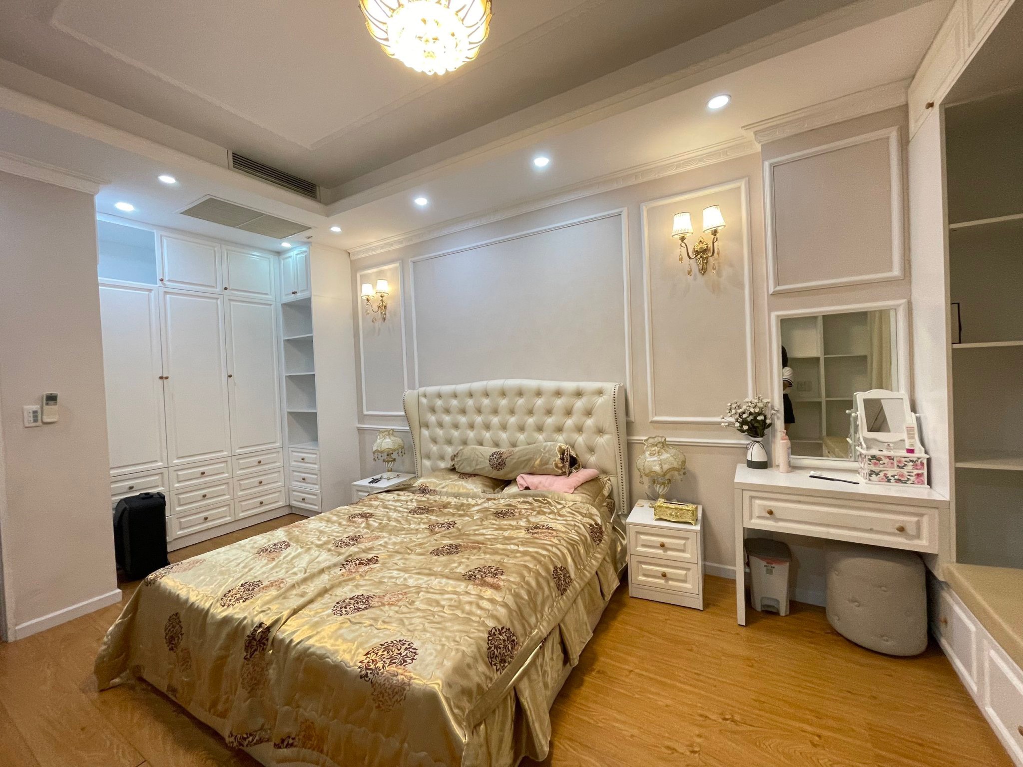 Docklands Saigon apartment for rent, District 7, corner apartment with view of Ca Cam River 5