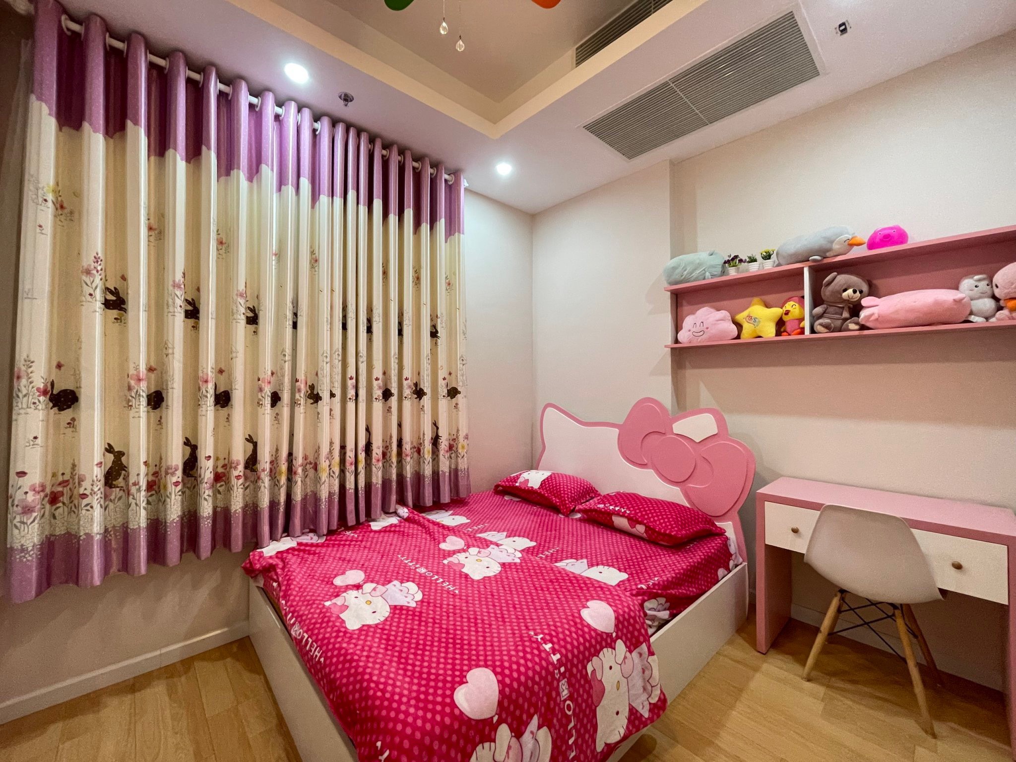 Docklands Saigon apartment for rent, District 7, corner apartment with view of Ca Cam River 6