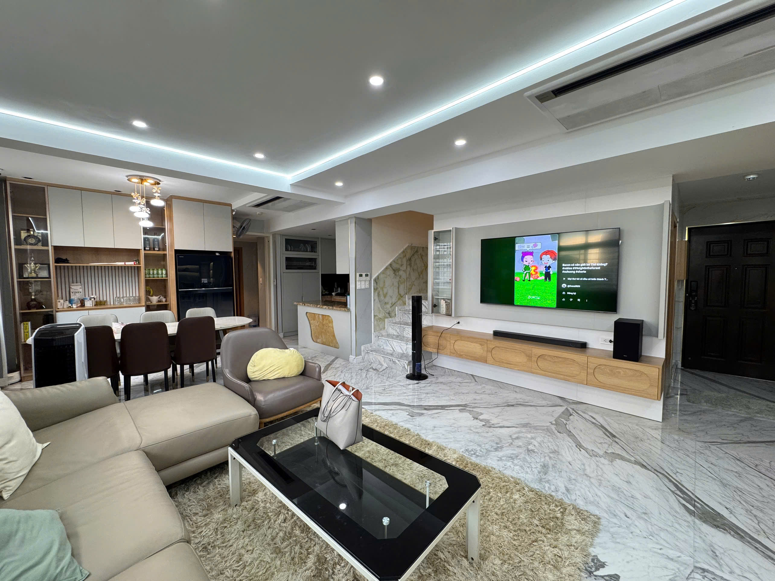 Duplex apartment for sale in Canh Vien Phu My Hung, District 7 designed 4 bedrooms super beautiful corner apartment with European furniture, 10th floor – 170m2