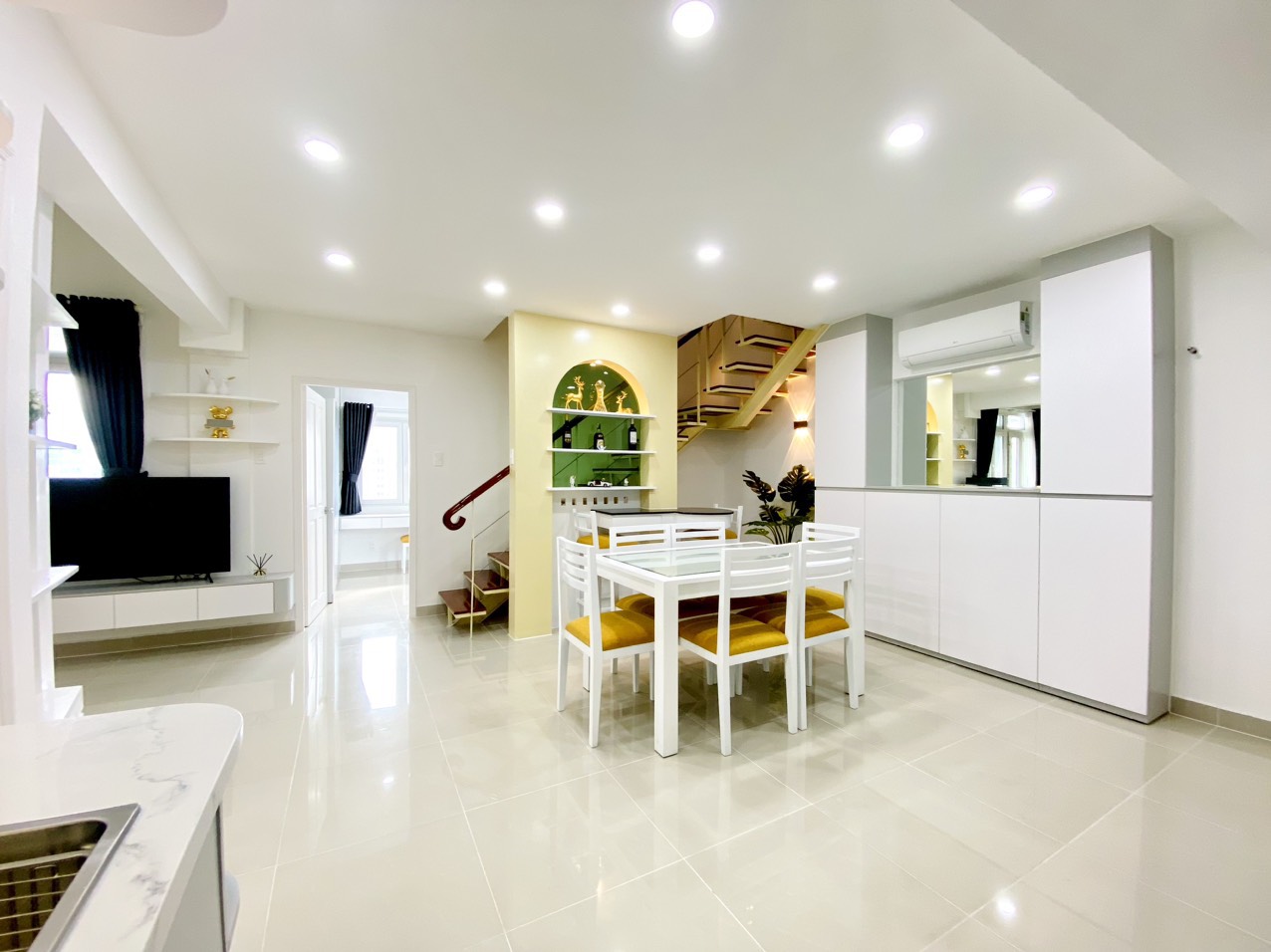 Bán căn hộ duplex Hưng Vượng 3, Phú Mỹ Hưng, Quận 7 có 3 phòng ngủ 2 phòng master 10
