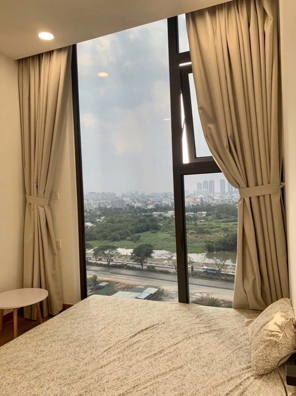 Eco Green apartment for rent in District 7 has 2 bedrooms, fully furnished 4