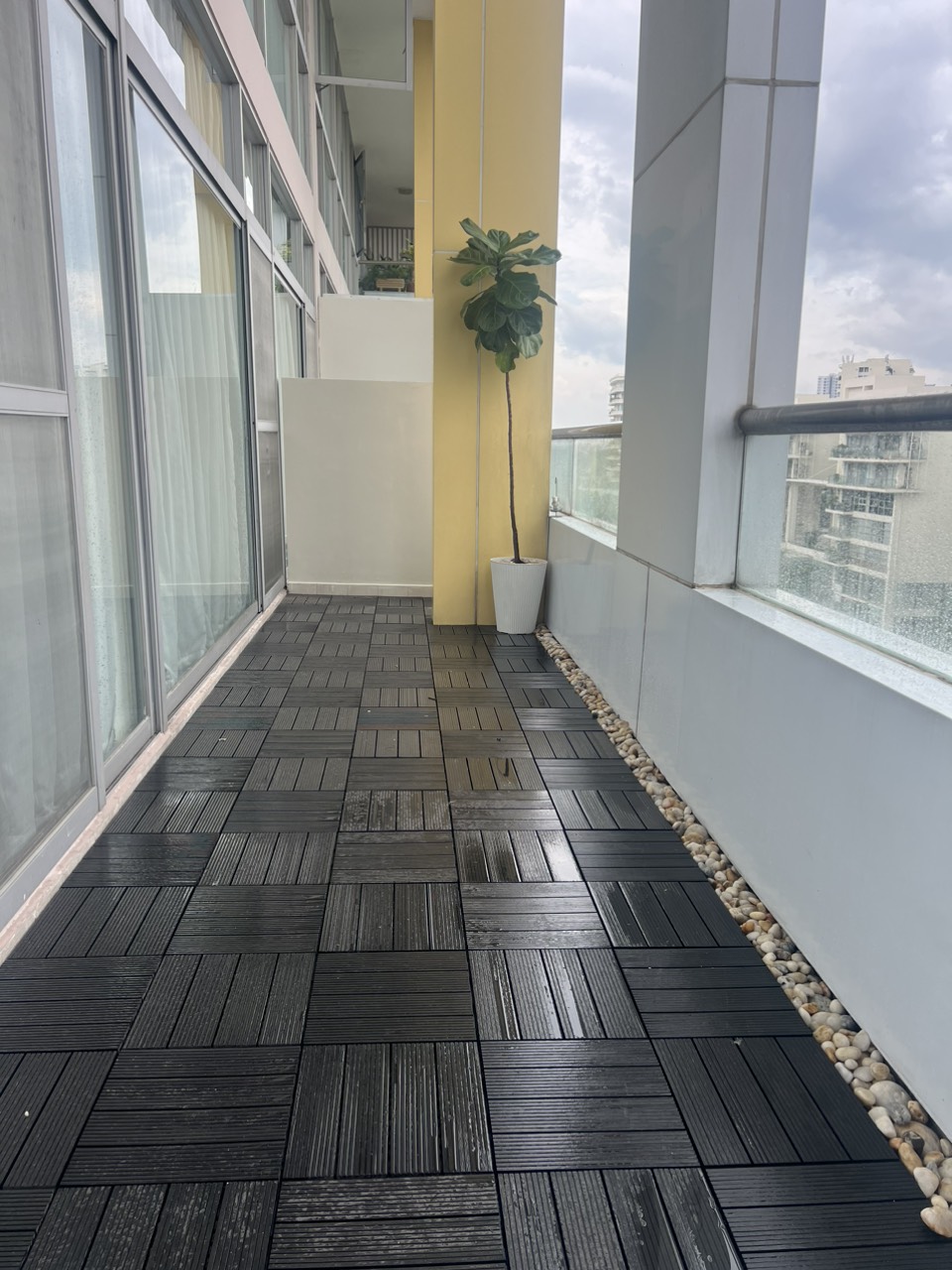 Cho thuê căn hộ Garden Court Phú Mỹ Hưng, Quận 7 có 3 phòng ngủ, view kênh đào 7