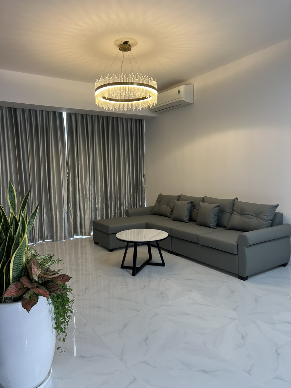 Cho thuê căn hộ Garden Court Phú Mỹ Hưng, Quận 7 có 3 phòng ngủ, view kênh đào 5