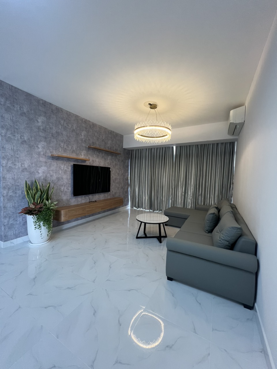 Cho thuê căn hộ Garden Court Phú Mỹ Hưng, Quận 7 có 3 phòng ngủ, view kênh đào