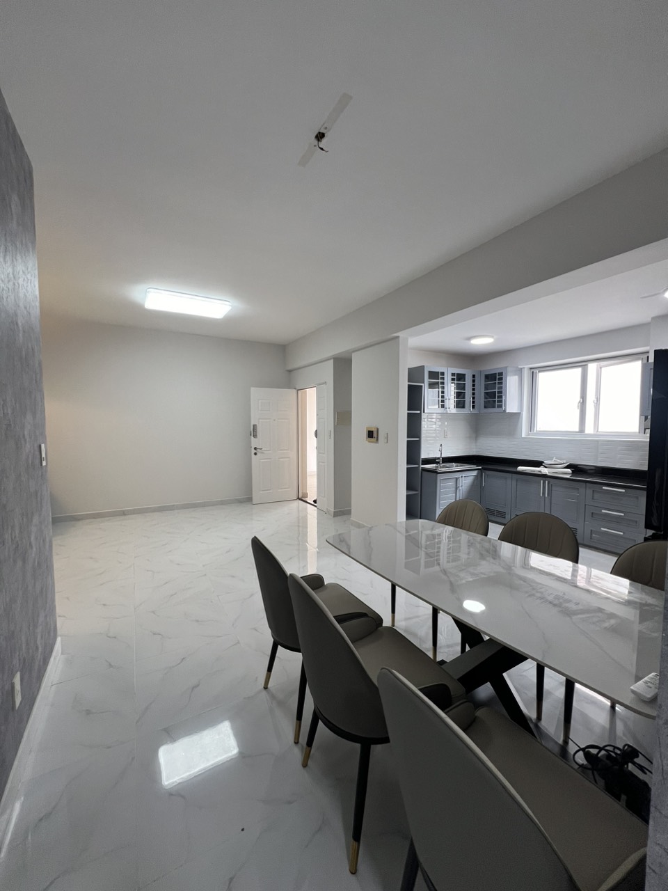 Cho thuê căn hộ Garden Court Phú Mỹ Hưng, Quận 7 có 3 phòng ngủ, view kênh đào 3