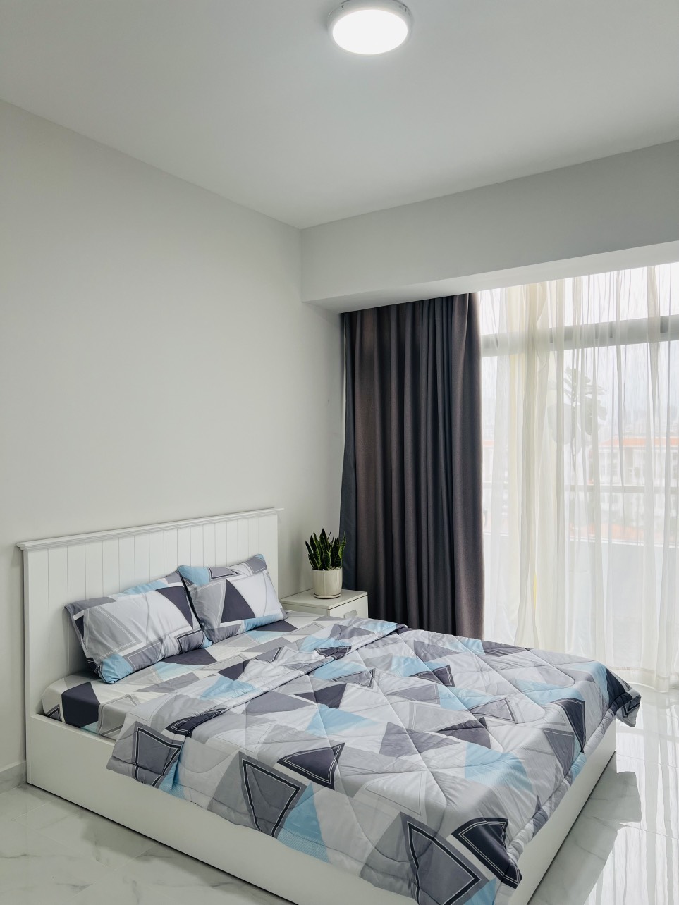 Cho thuê căn hộ Garden Court Phú Mỹ Hưng, Quận 7 có 3 phòng ngủ, view kênh đào 2