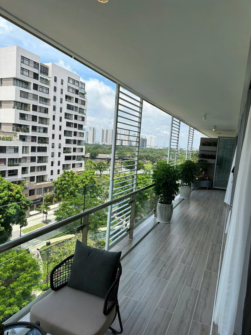 Cho thuê căn hộ Garden Plaza 1 Phú Mỹ Hưng, Quận 7 có 3 phòng ngủ ban công dài view sông – 153.32m2 4