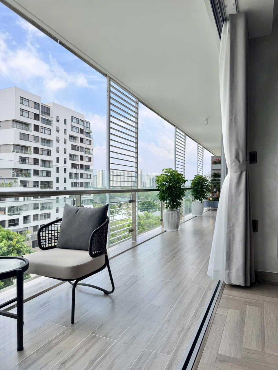 Cho thuê căn hộ Garden Plaza 1 Phú Mỹ Hưng, Quận 7 có 3 phòng ngủ ban công dài view sông – 153.32m2 2