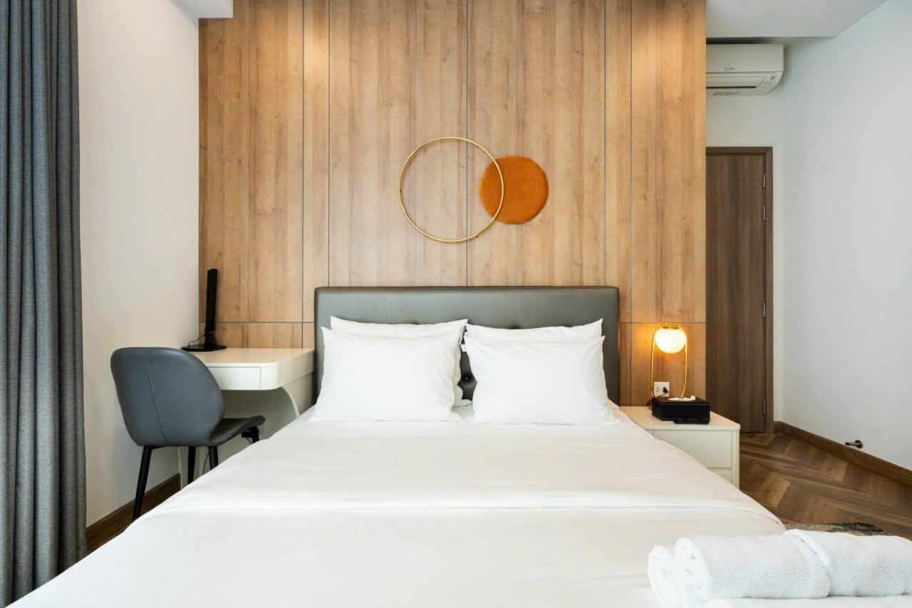 Cho thuê căn hộ tòa Golden House Sunwah Pearl, Quận Bình Thạnh có 3 phòng ngủ view sông Sài Gòn 12