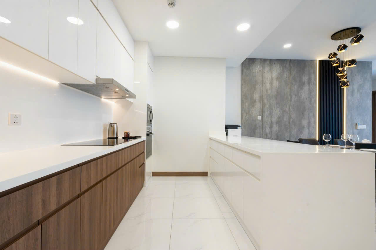 Cho thuê căn hộ tòa Golden House Sunwah Pearl, Quận Bình Thạnh có 3 phòng ngủ view sông Sài Gòn 11