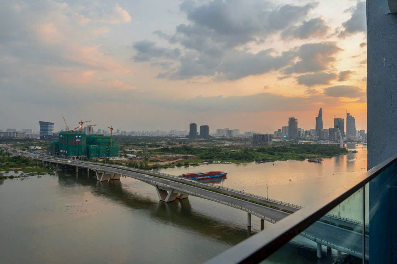 Cho thuê căn hộ tòa Golden House Sunwah Pearl, Quận Bình Thạnh có 3 phòng ngủ view sông Sài Gòn 10