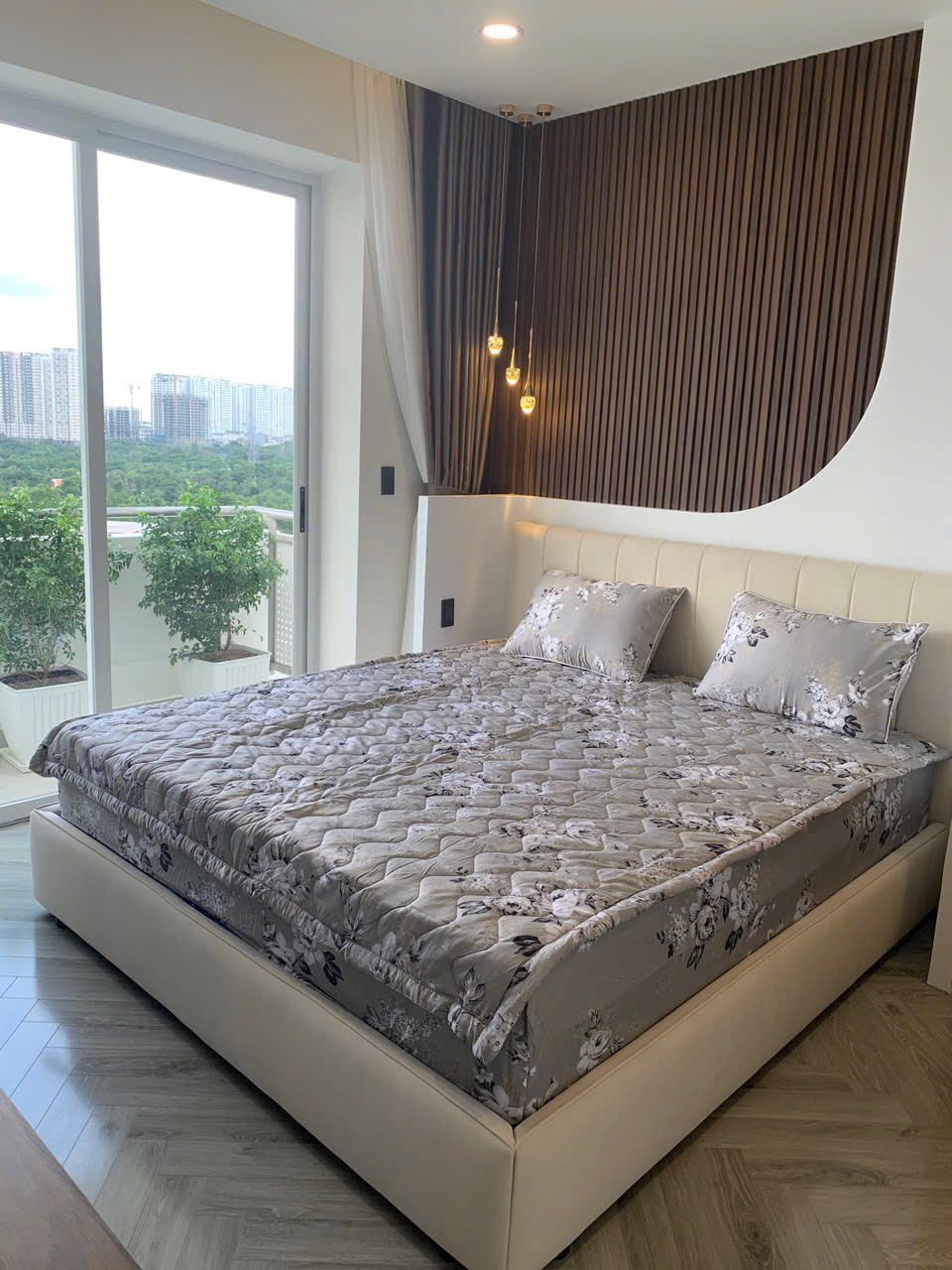 Bán căn hộ Grand View B Phú Mỹ Hưng, Quận 7 có 3 phòng ngủ lầu cao view sông 1