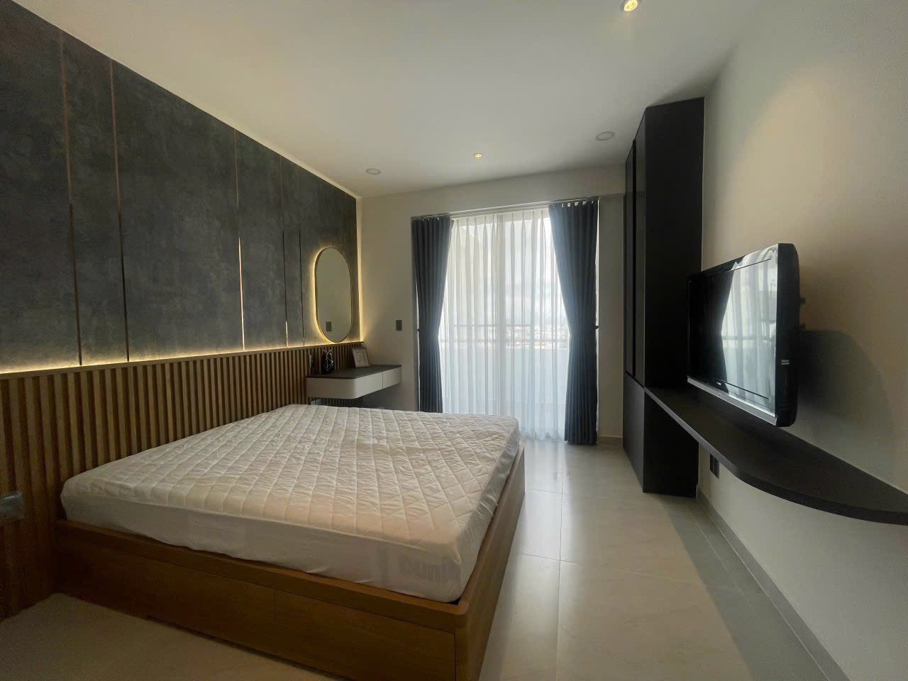 Grand View apartment for rent in Phu My Hung, District 7, new house with 3 bedrooms, high floor 4