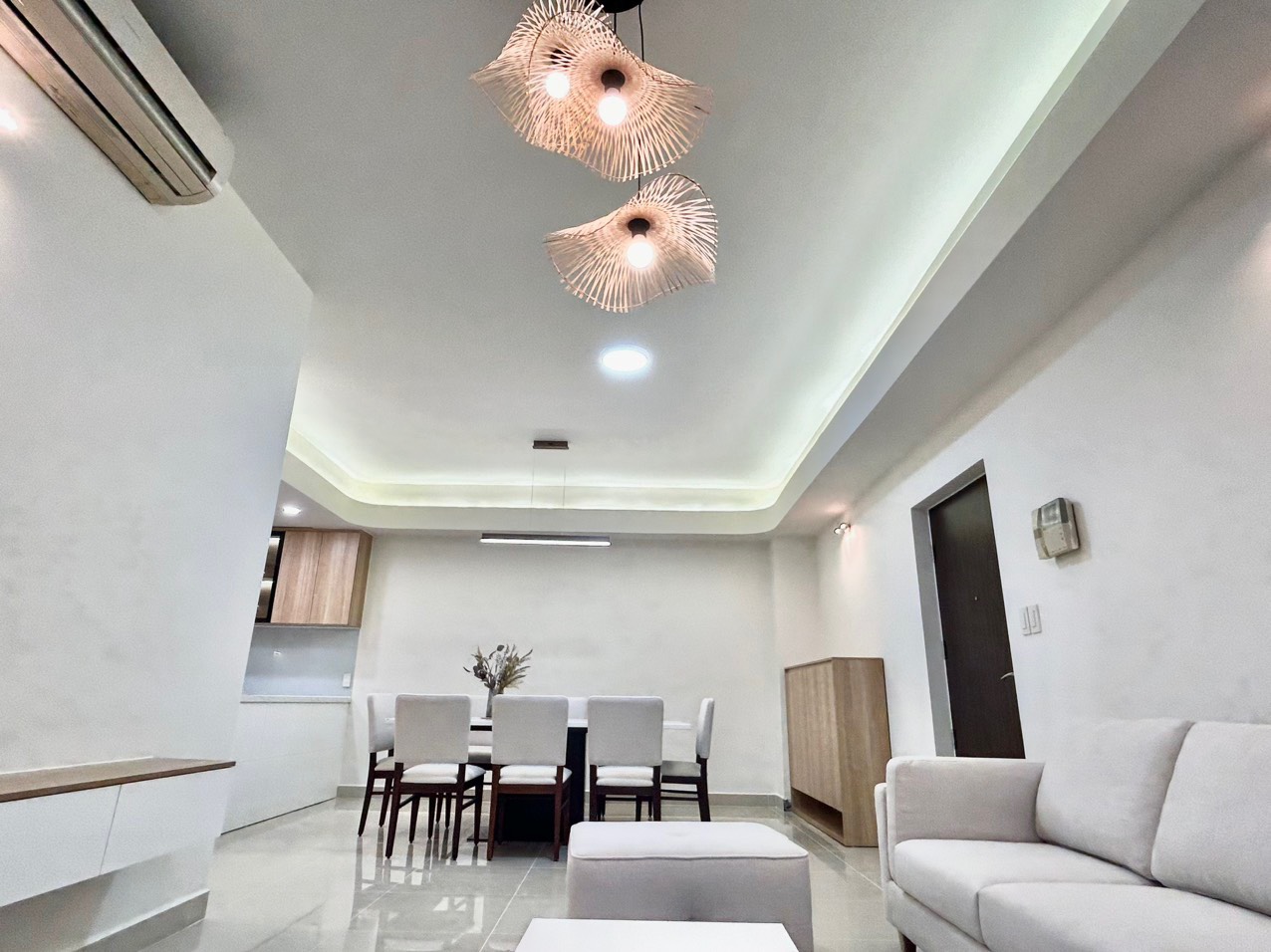 Cho thuê căn hộ Grand View Phú Mỹ Hưng, Quận 7 có 3 phòng ngủ, lầu cao view sông 2