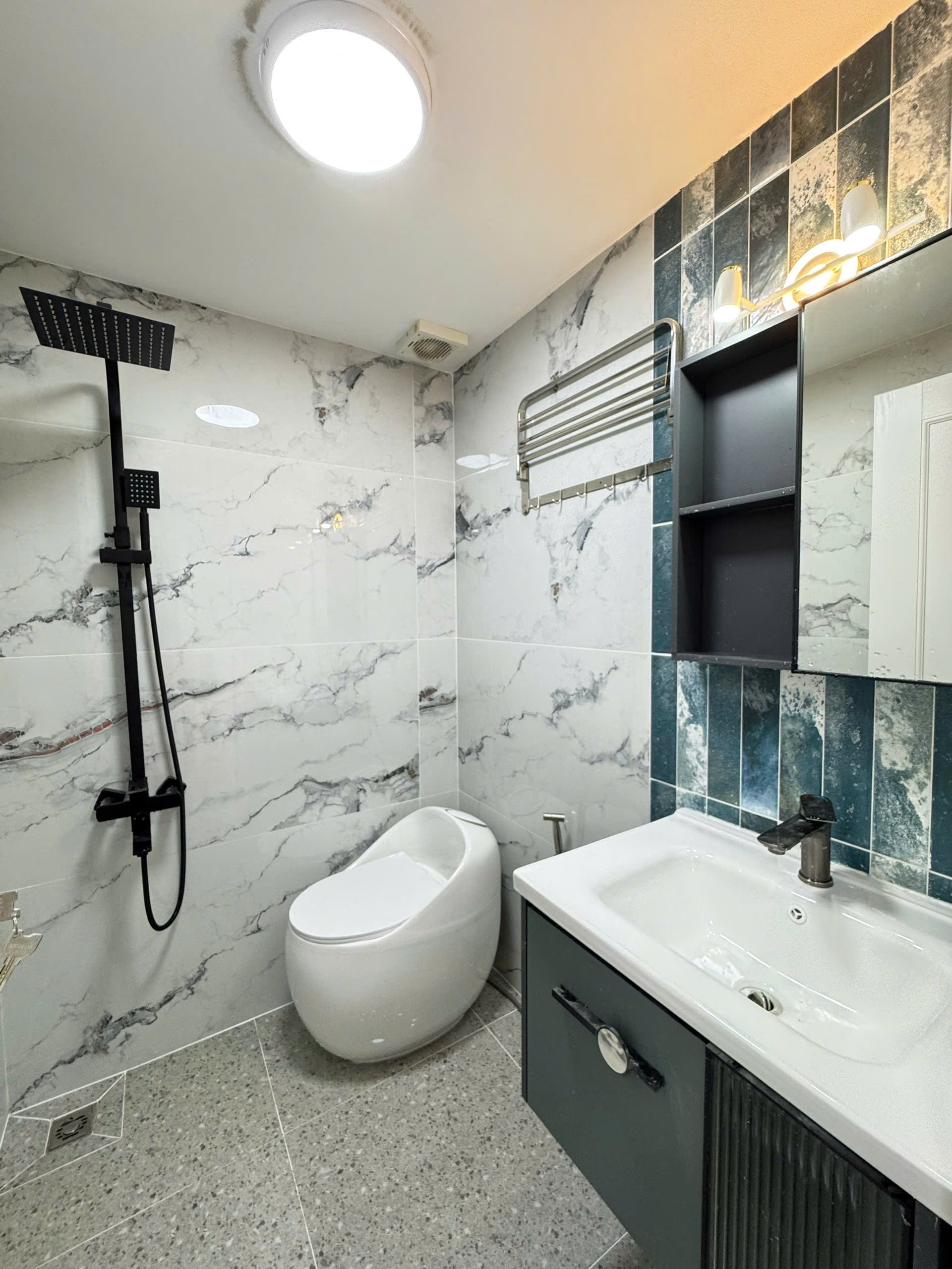 Bán căn hộ Hưng Vượng 2 Phú Mỹ Hưng, Quận 7 nhà mới đẹp có 2 phòng ngủ, lầu 5 4