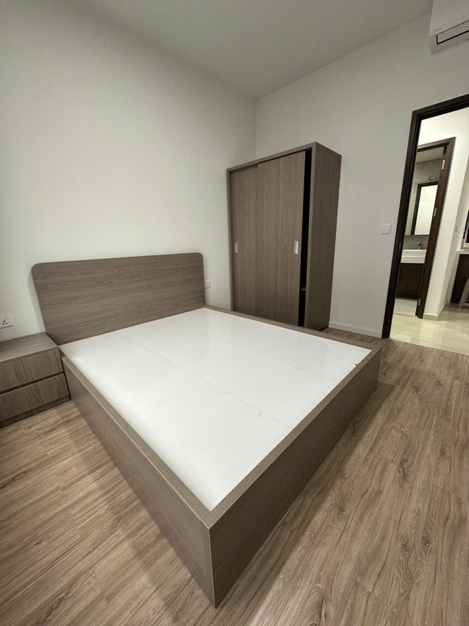 Cho thuê căn hộ The Infiniti Riviera Point, Quận 7 có 2 phòng ngủ nội thất cơ bản, lầu 23 – 84m2 7