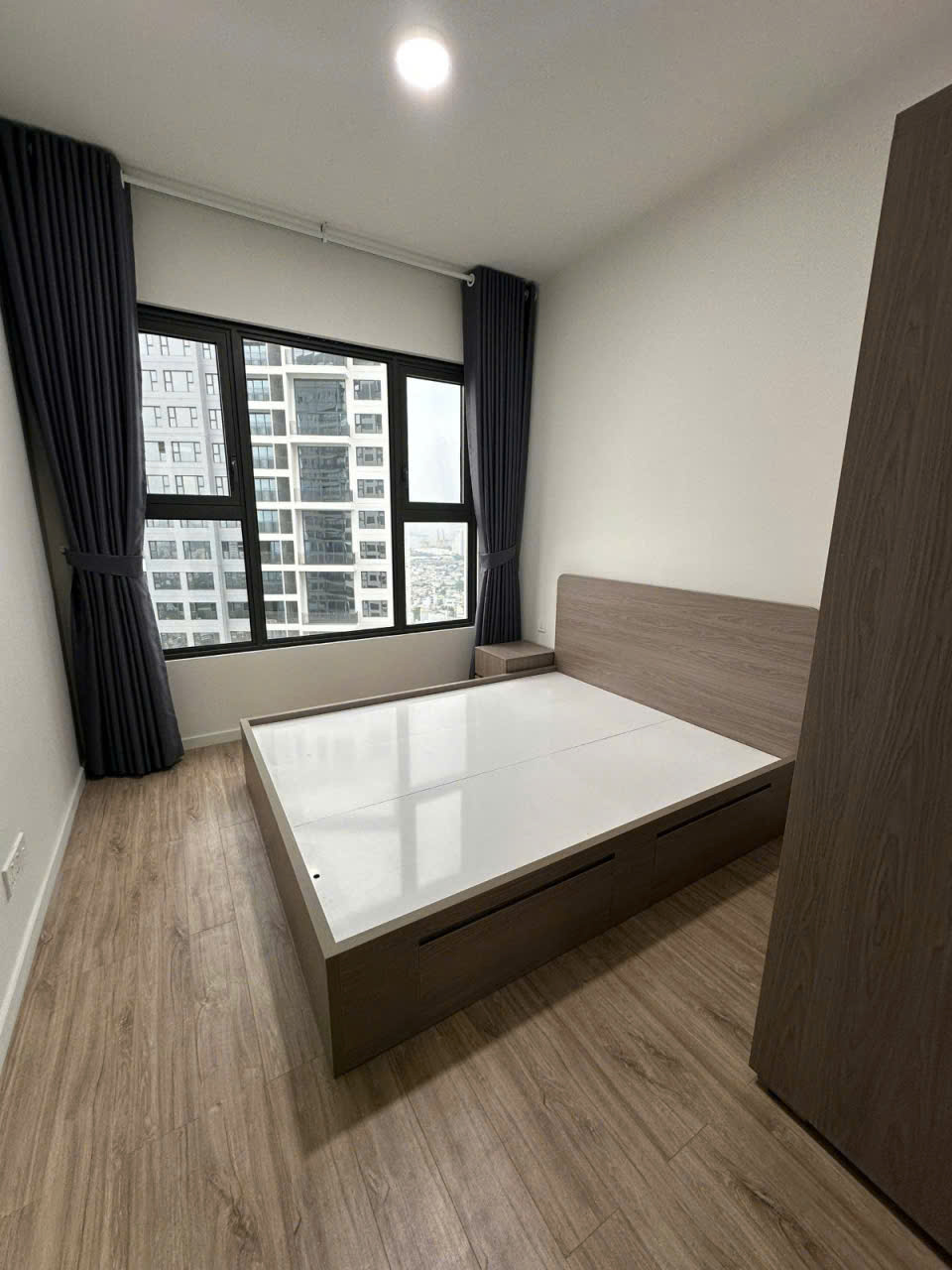 Cho thuê căn hộ The Infiniti Riviera Point, Quận 7 có 2 phòng ngủ nội thất cơ bản, lầu 23 – 84m2 1